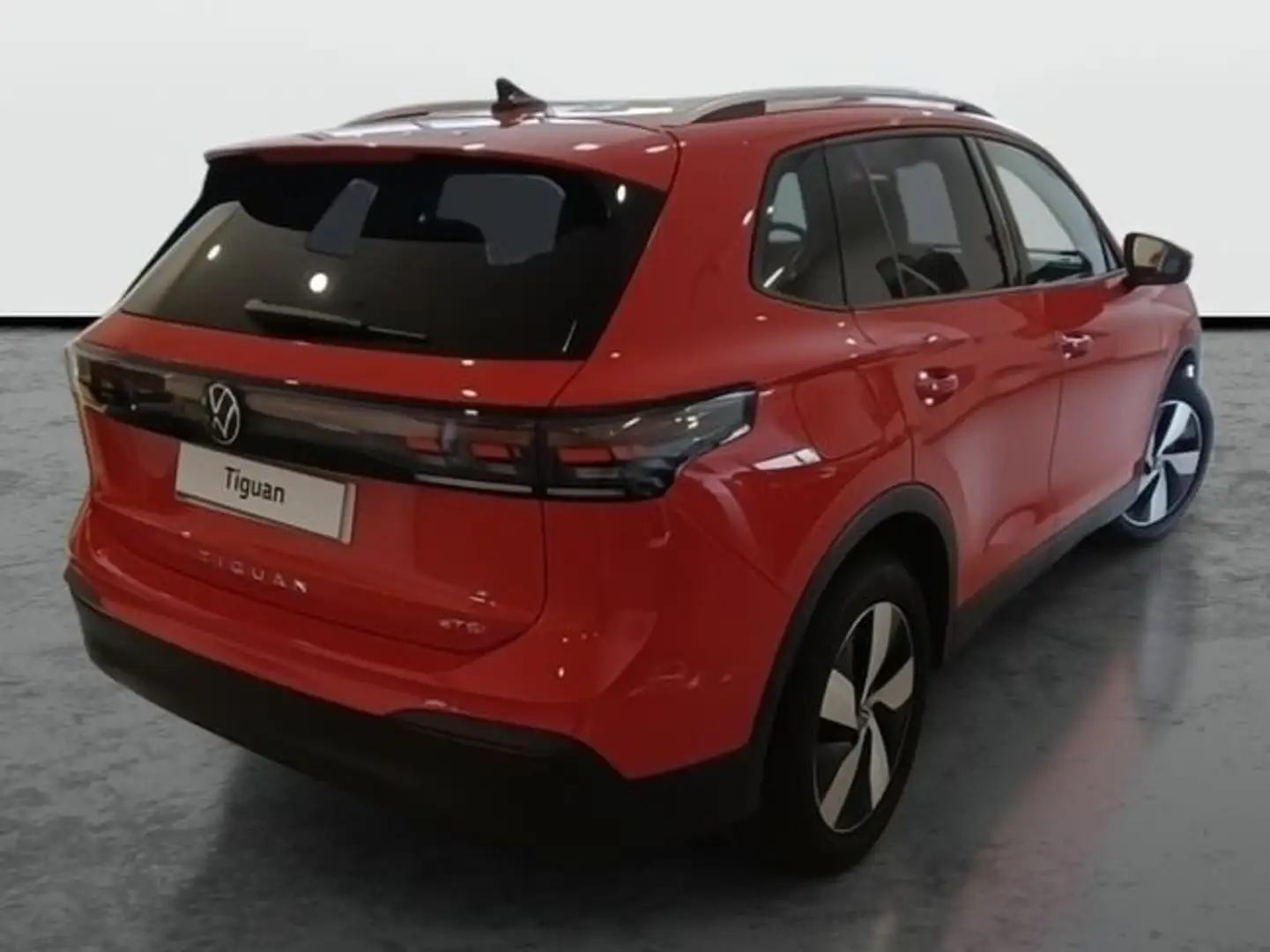 Volkswagen Tiguan Nuevo  Más 1.5 TSI mHEV 96kW (130 CV) DSG7 Rojo - 2