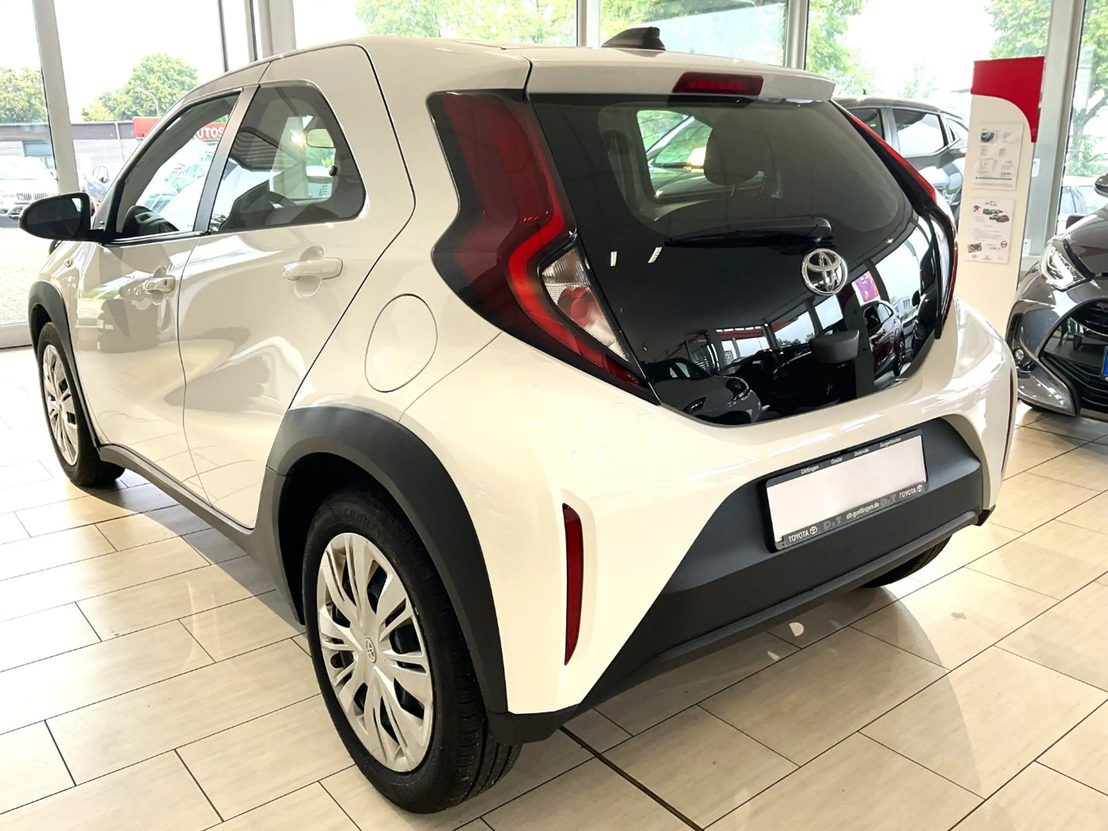 Toyota Aygo X 1.0 VVT-i, Play Klimaanlage,Rückfahrkamera — photo 7