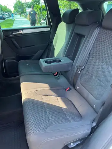 Volkswagen Touareg view 19