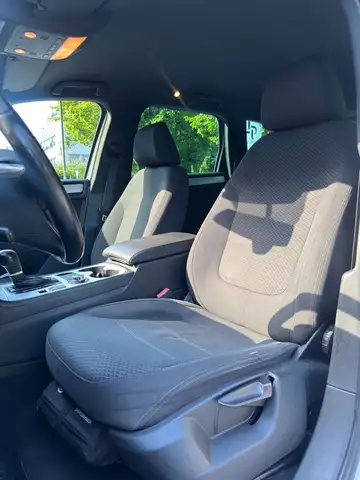 Volkswagen Touareg view 18