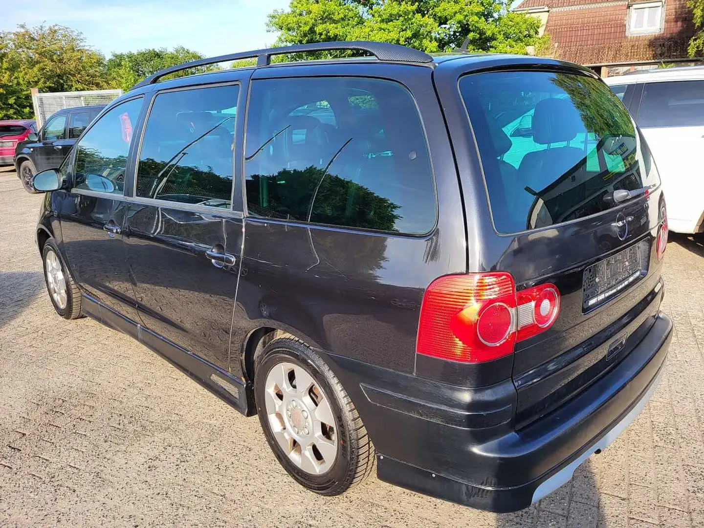 Volkswagen Sharan 1.8 5V Turbo Highline Zwart - 2