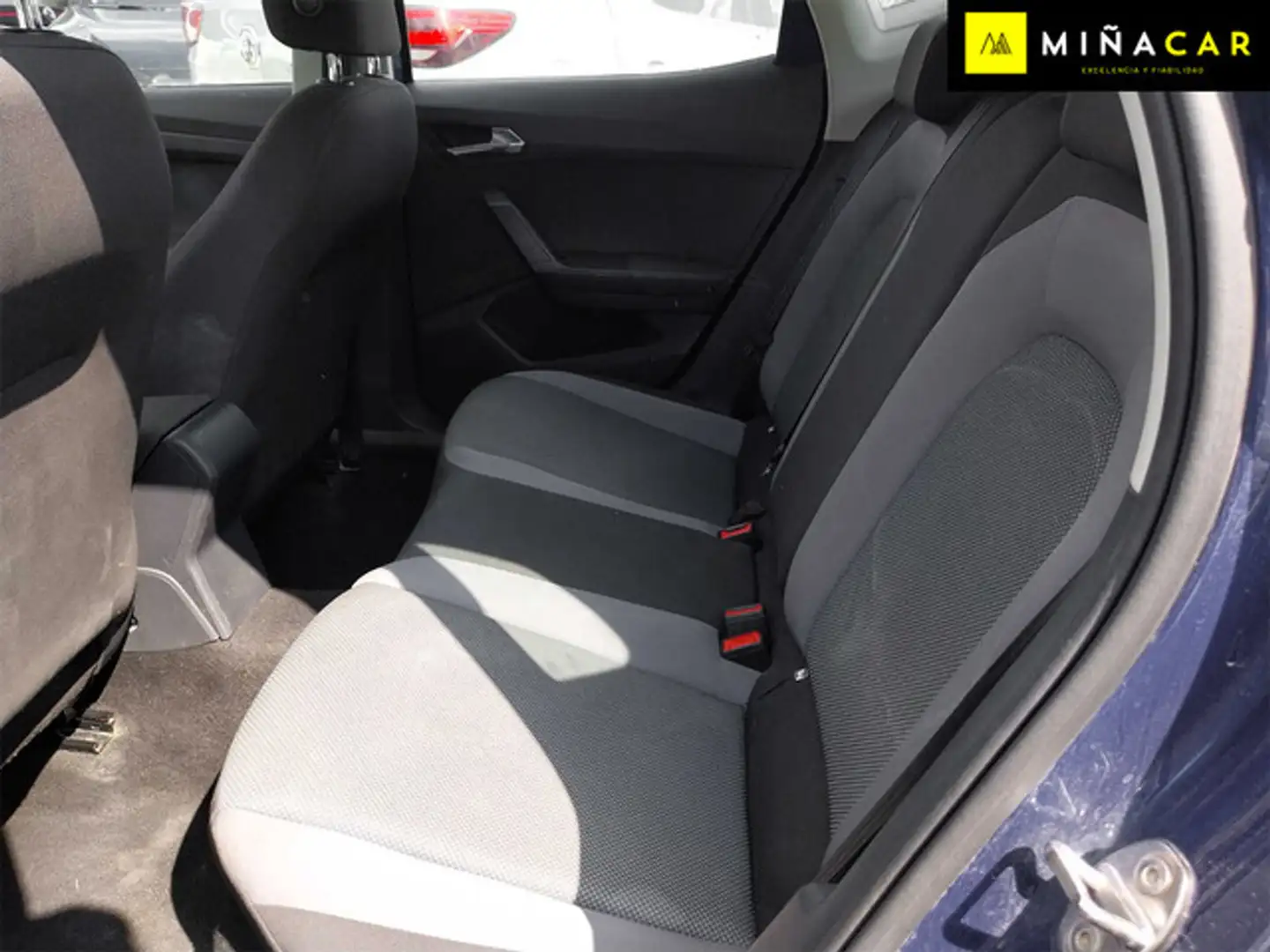 SEAT Arona 1.0 TSI S&S Style 110 Blauw - 2