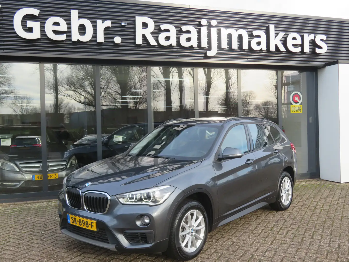 BMW X1 xDrive20i 192pk Executive*Navigatie*LED*ECC* Grijs - 1