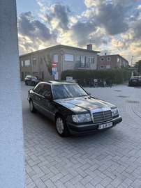 Mercedes W124 250D