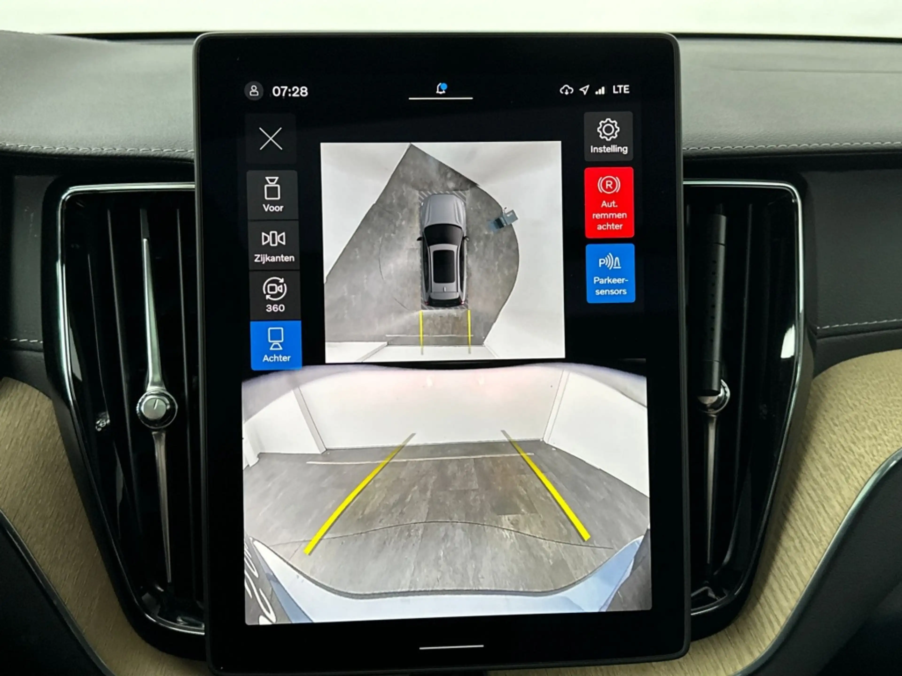 Volvo XC60 T6 398PK Recharge Ultra Dark| Pano| HUD| 360Camera — photo 36