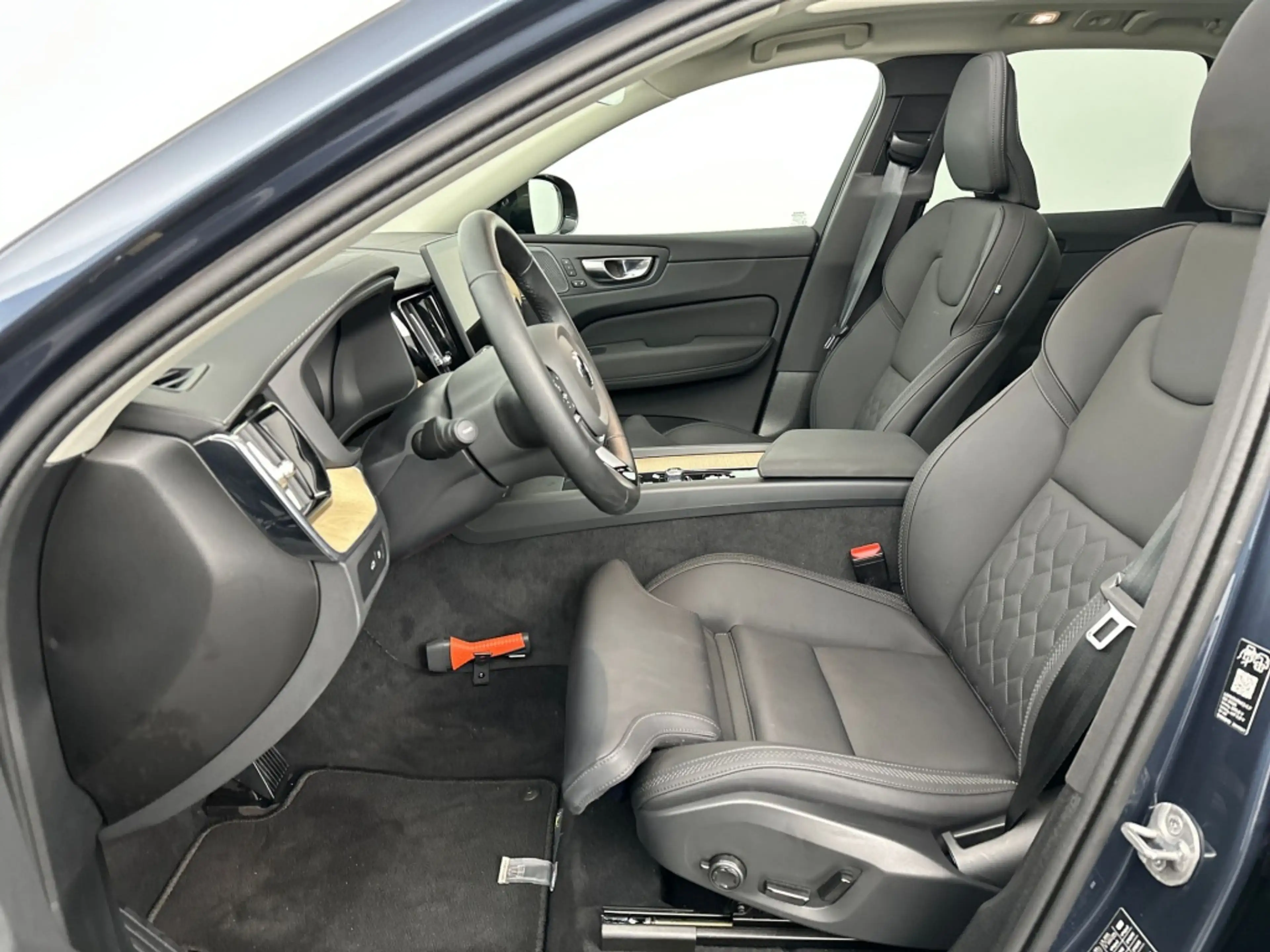 Volvo XC60 T6 398PK Recharge Ultra Dark| Pano| HUD| 360Camera — photo 15