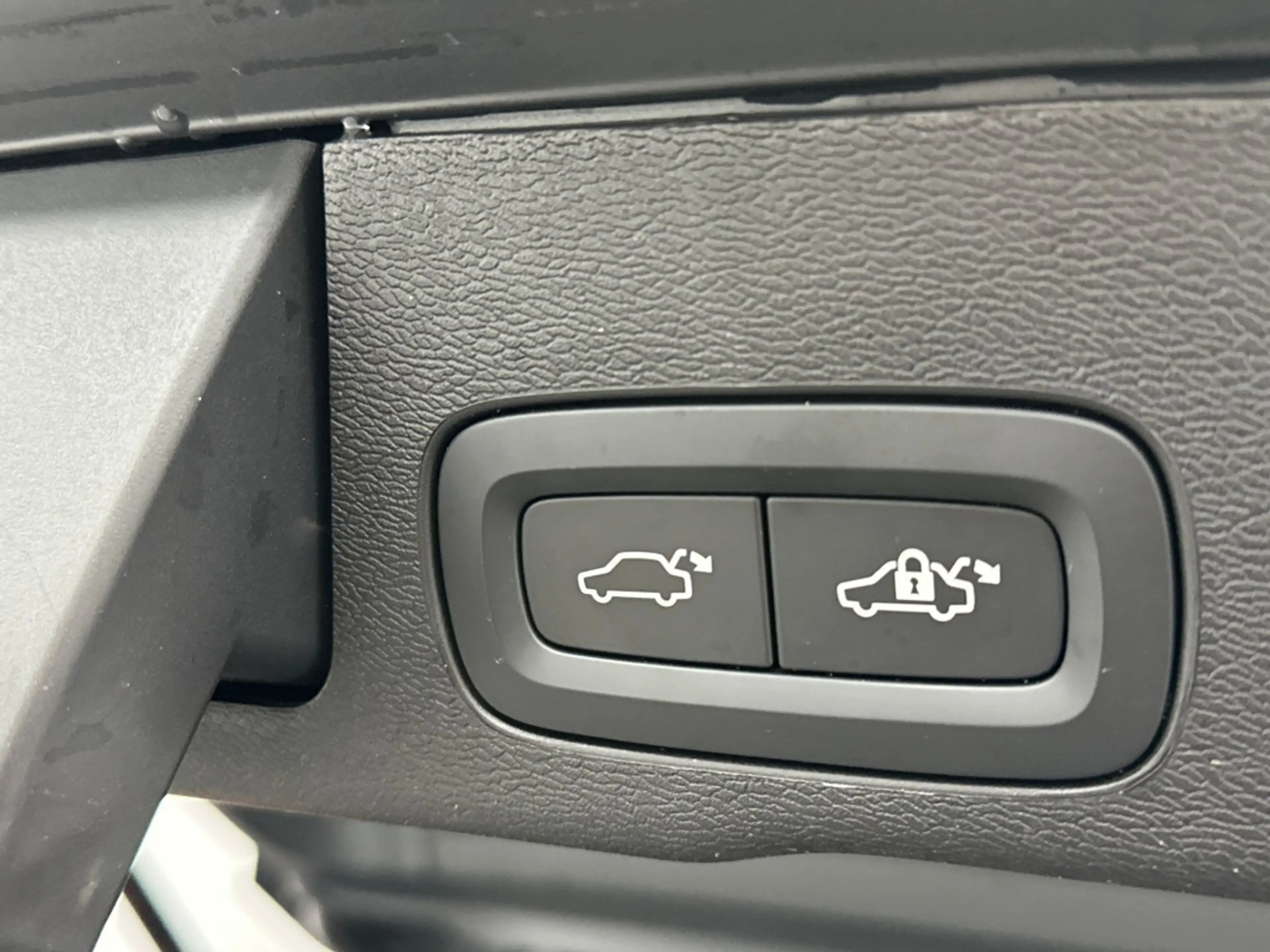Volvo XC60 T6 398PK Recharge Ultra Dark| Pano| HUD| 360Camera — photo 40