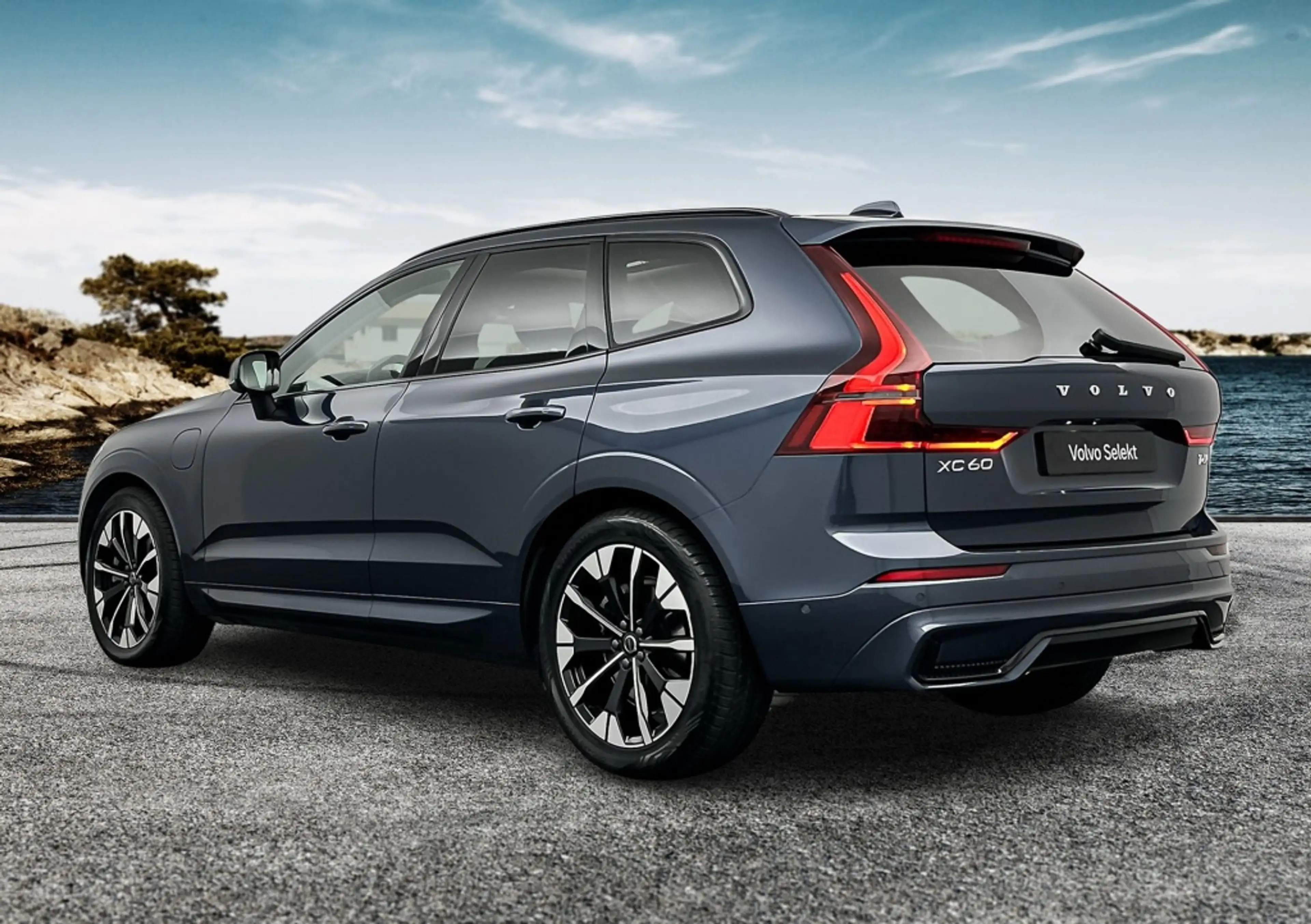 Volvo XC60 T6 398PK Recharge Ultra Dark| Pano| HUD| 360Camera — photo 4