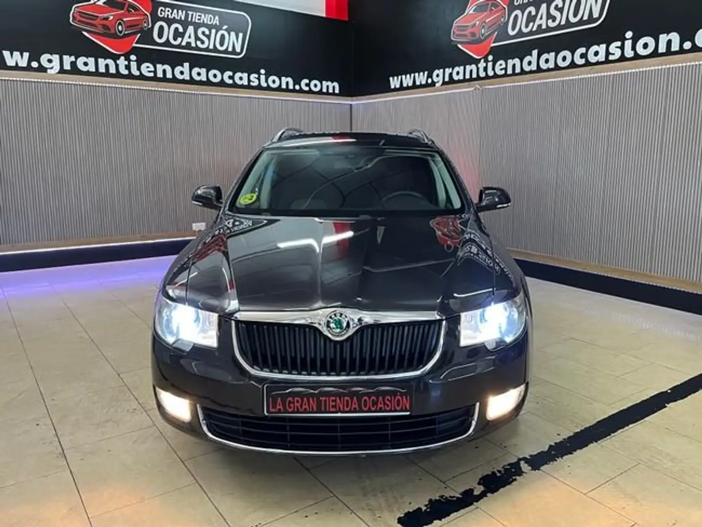 Skoda Superb Combi 2.0TDI PD Ambition Negro - 2
