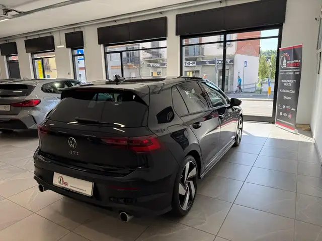 Volkswagen Golf view 5