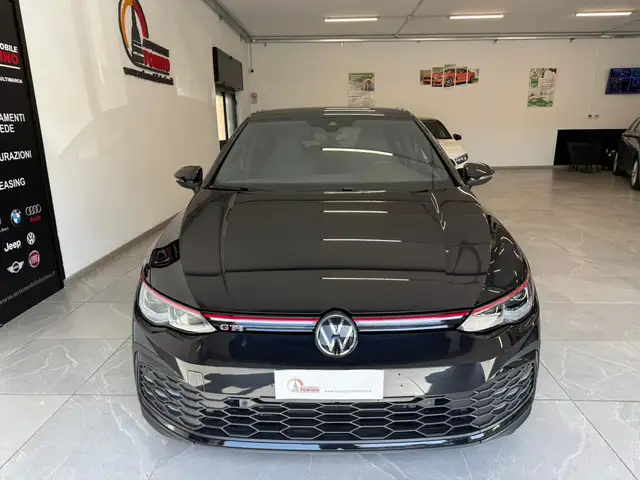Volkswagen Golf view 2