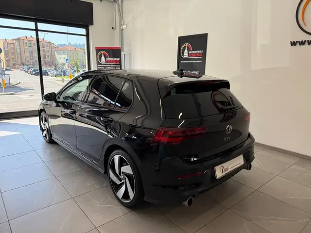 Volkswagen Golf view 4