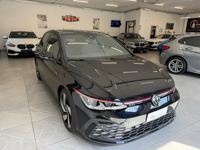 Volkswagen Golf view 3