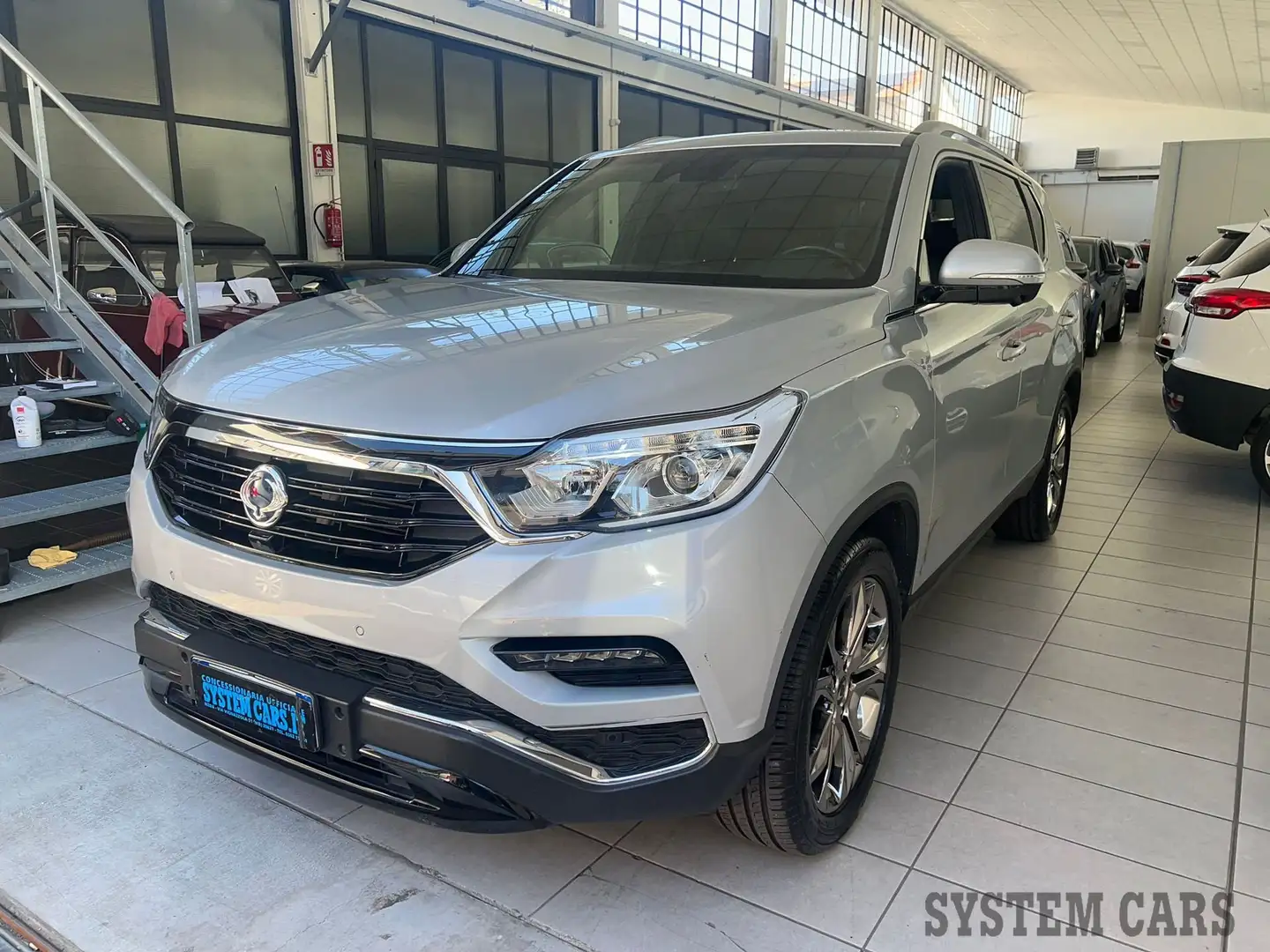 SsangYong Rexton 2.2 181CV Icon 4WD AUTOMATICA - 24 MESI GARANZIA Silber - 1