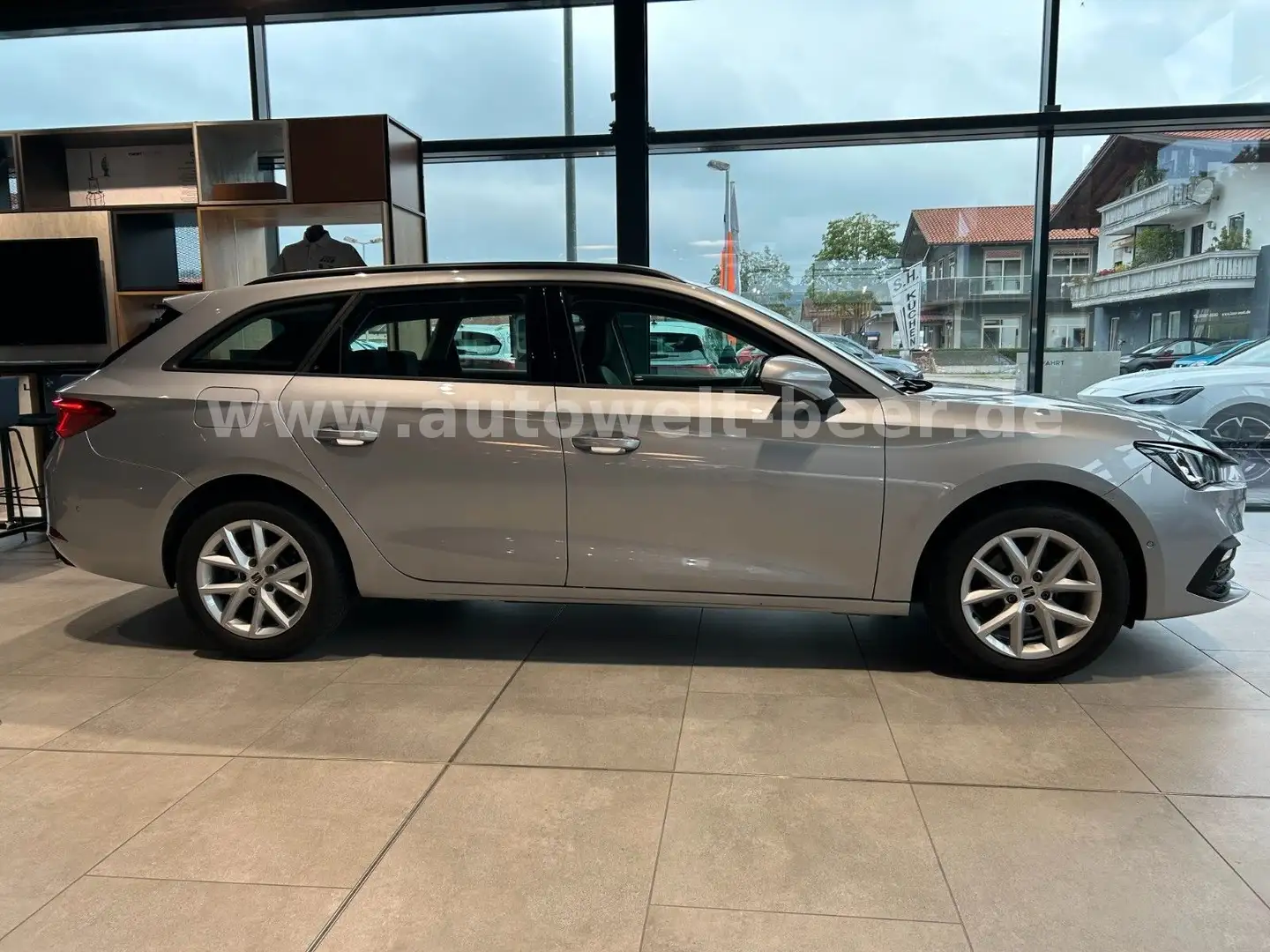 SEAT Leon SP Style 1.5 TSI 130PS 6-Gang *NAVI*AHK* Argent - 2