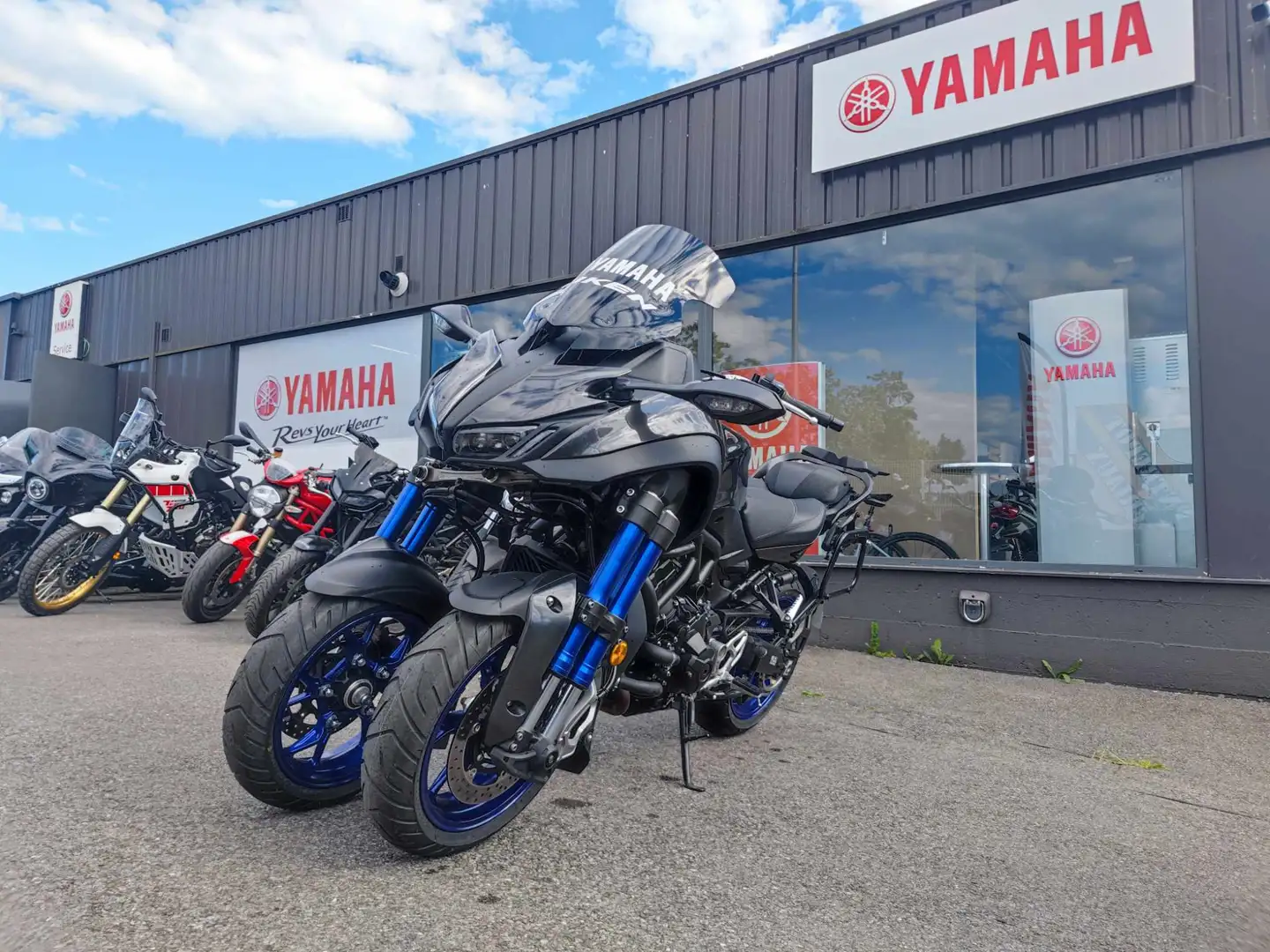 Yamaha Niken Grijs - 2