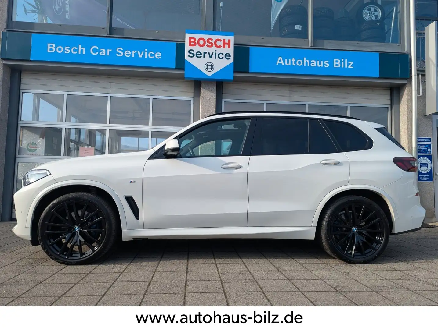 BMW X5 xDrive 30 d M Sport*22Zoll*Laser*Pano*HuD*AHK Weiß - 1