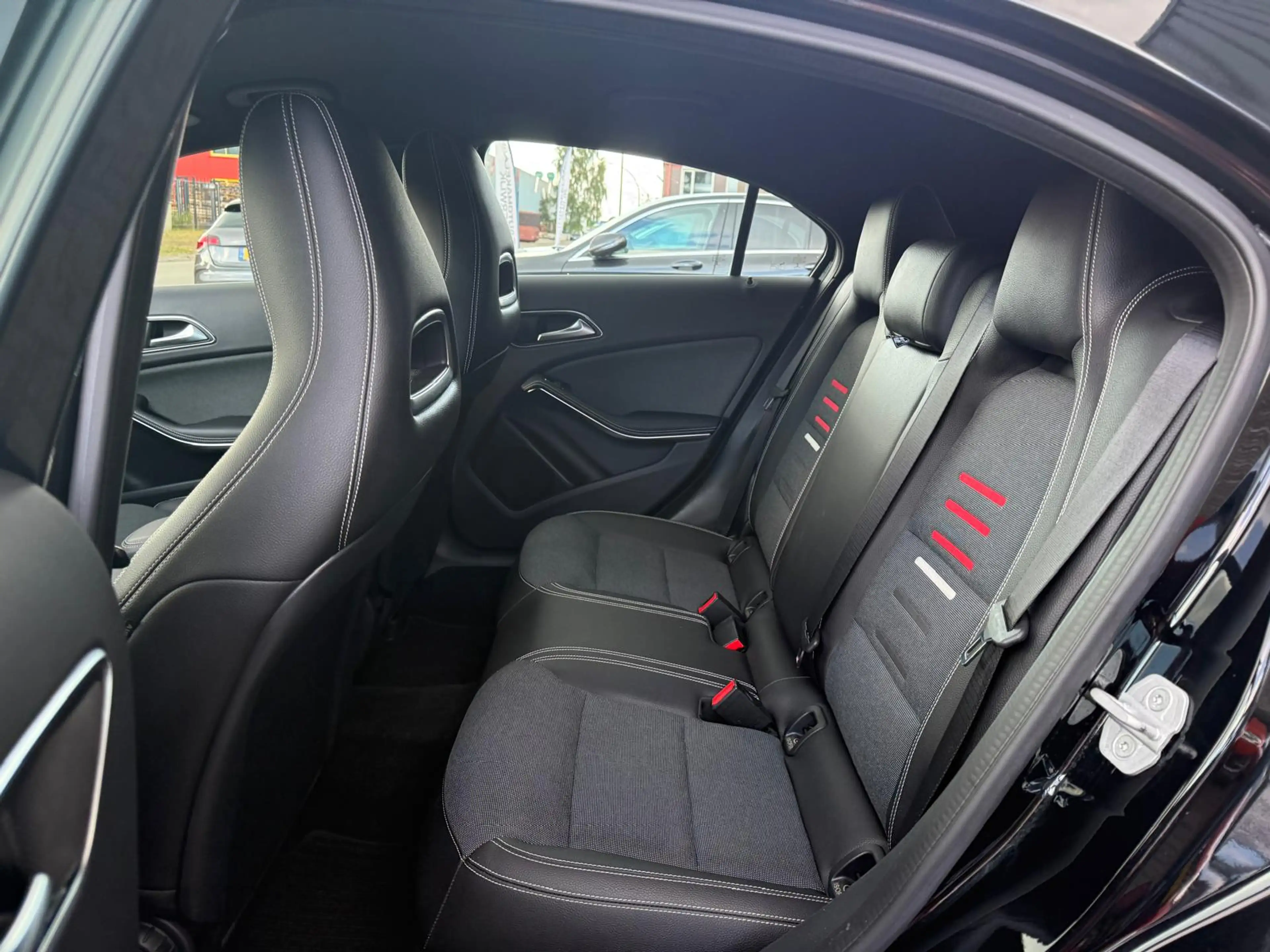Mercedes-Benz A 180 Business Solution | 1E EIGENAAR | 3/6/12 MND GARAN — photo 32