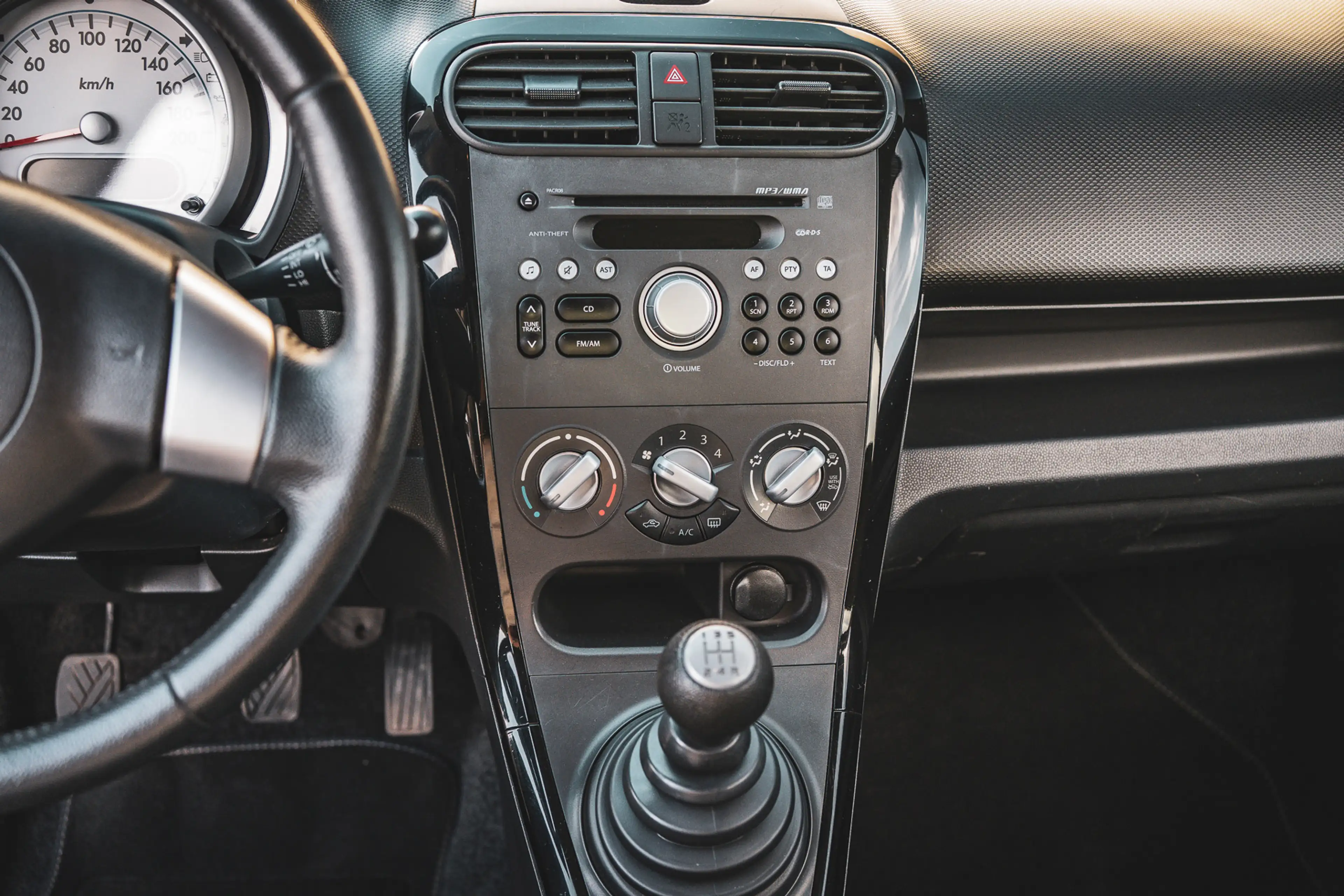 Suzuki Splash 1.0 VVT Exclusive EASSS — photo 26