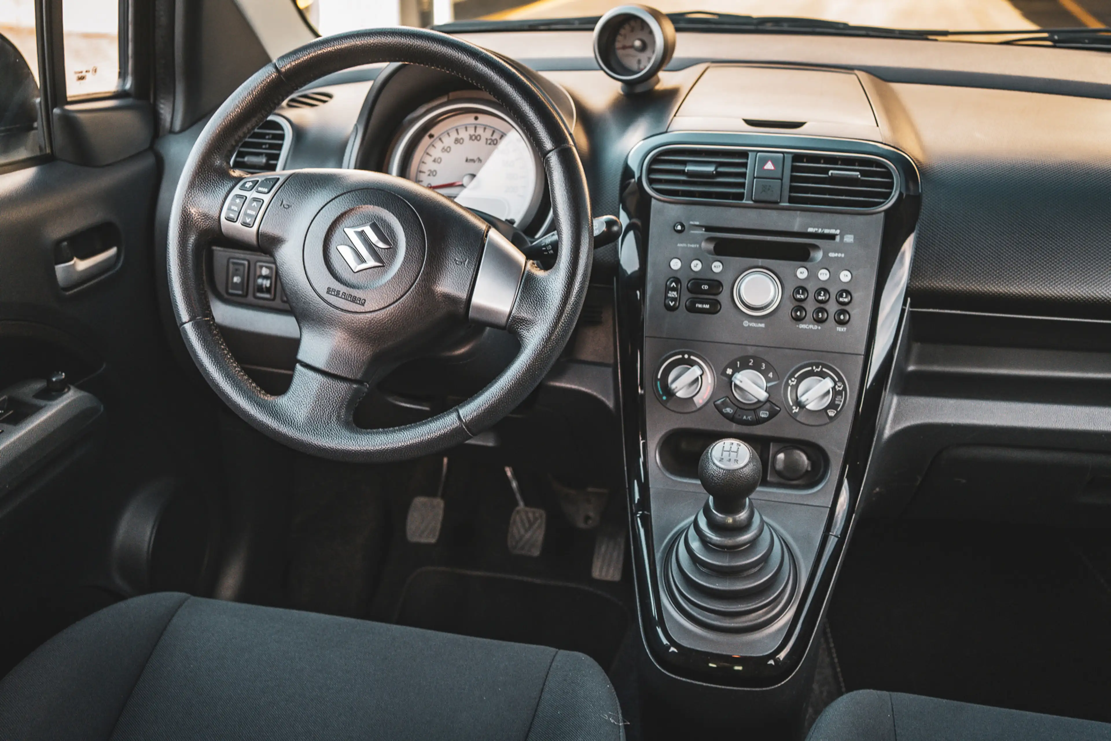 Suzuki Splash 1.0 VVT Exclusive EASSS — photo 39