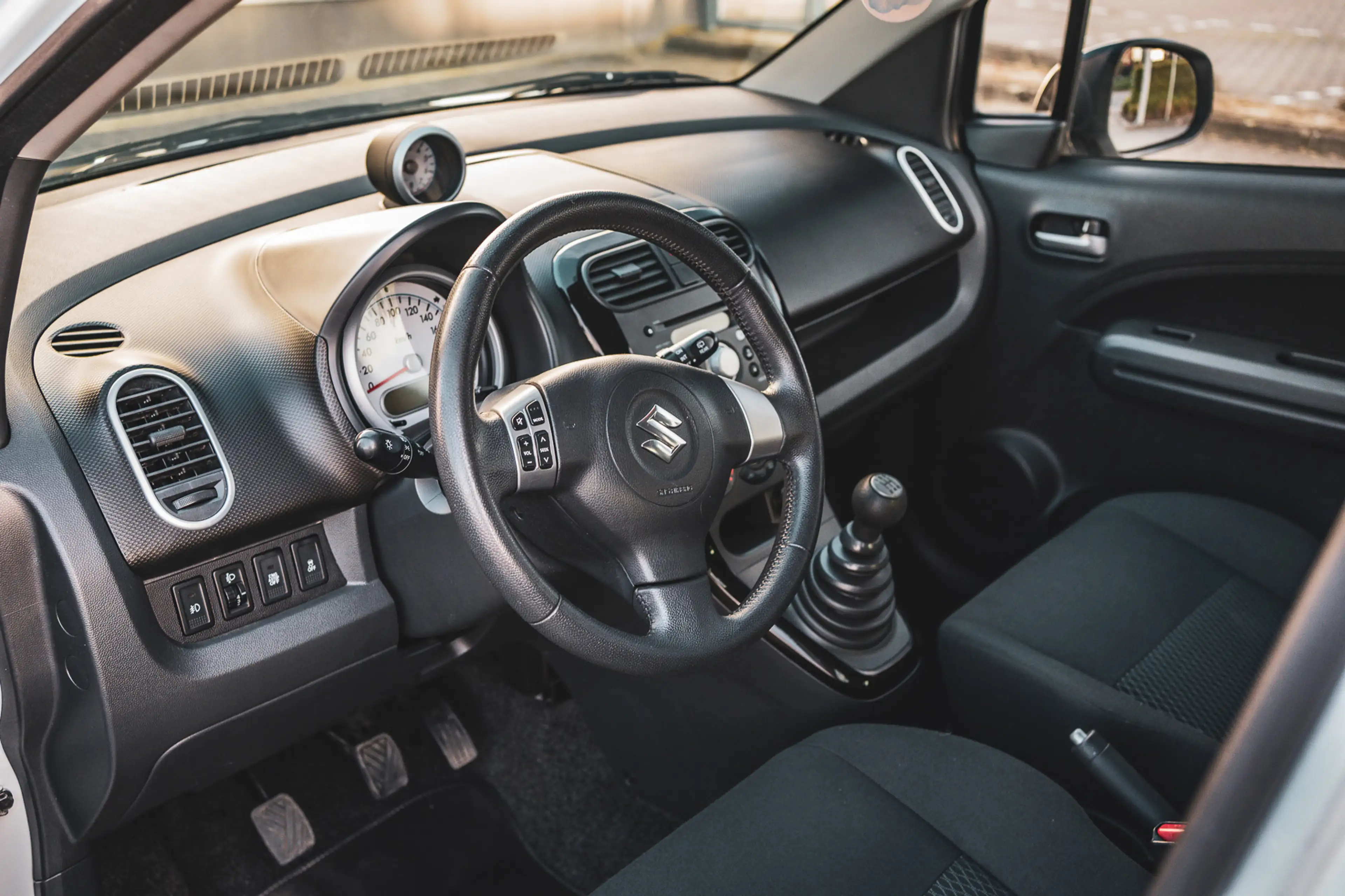 Suzuki Splash 1.0 VVT Exclusive EASSS — photo 32