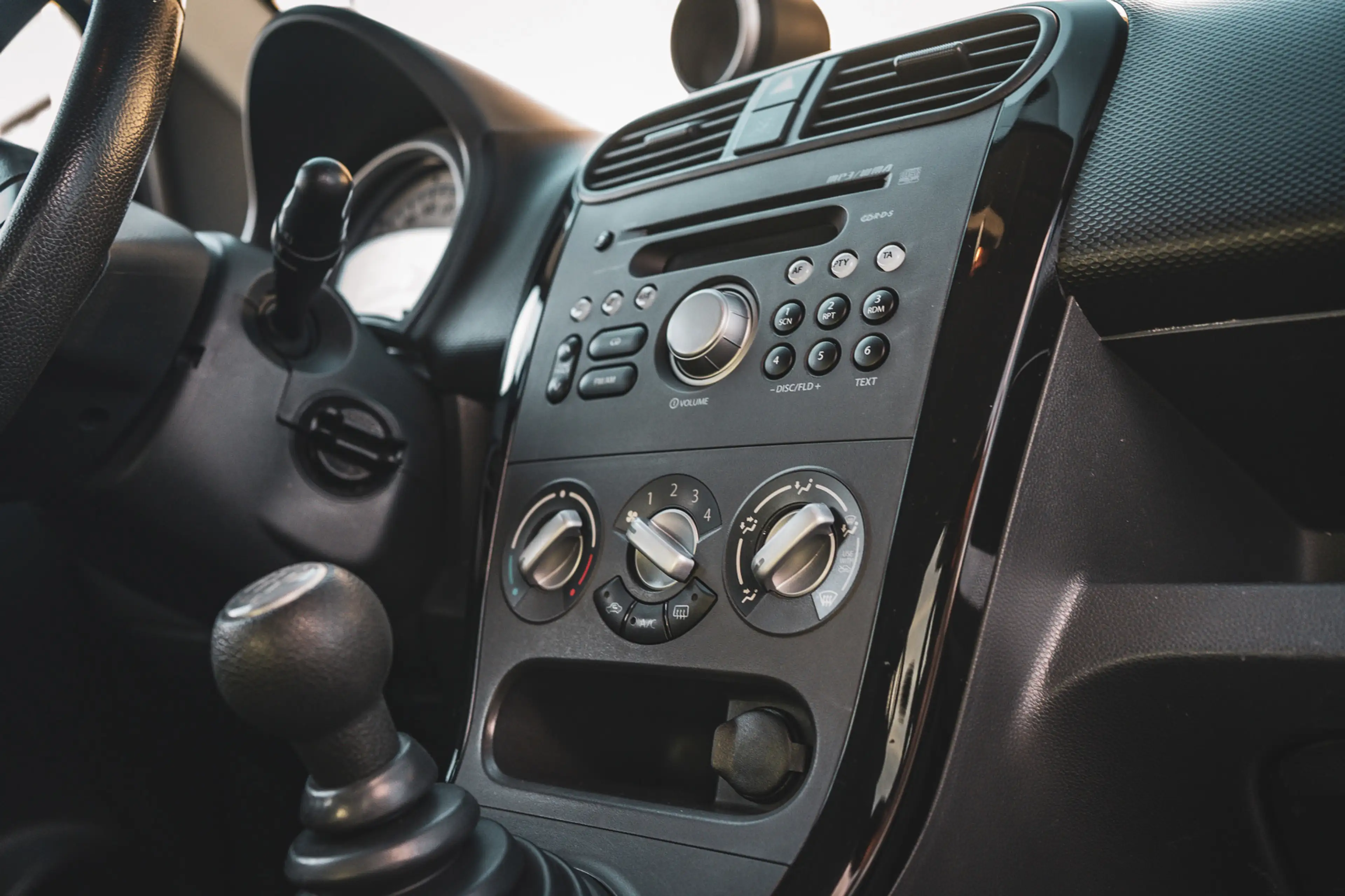 Suzuki Splash 1.0 VVT Exclusive EASSS — photo 43