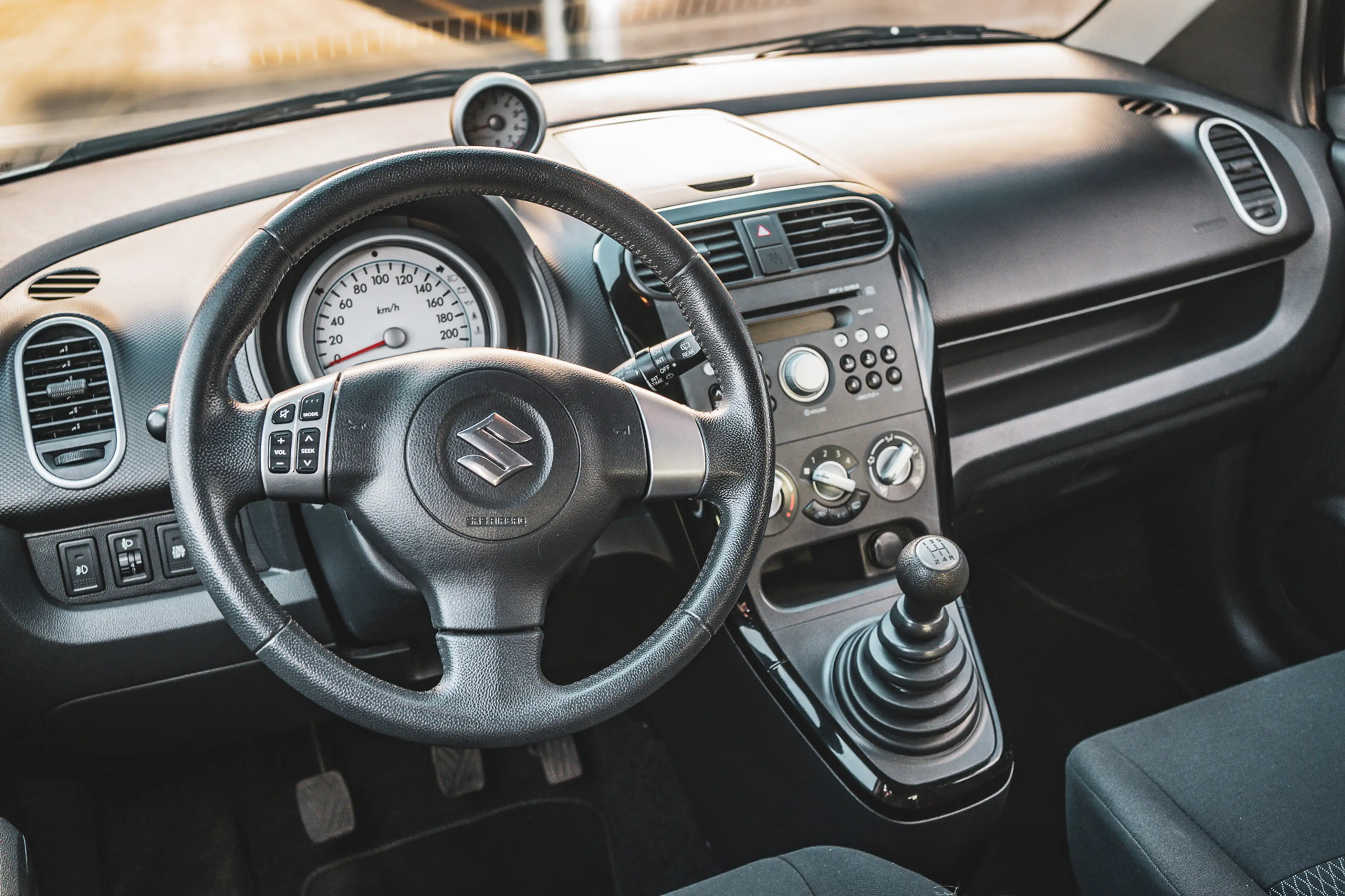 Suzuki Splash 1.0 VVT Exclusive EASSS — photo 38