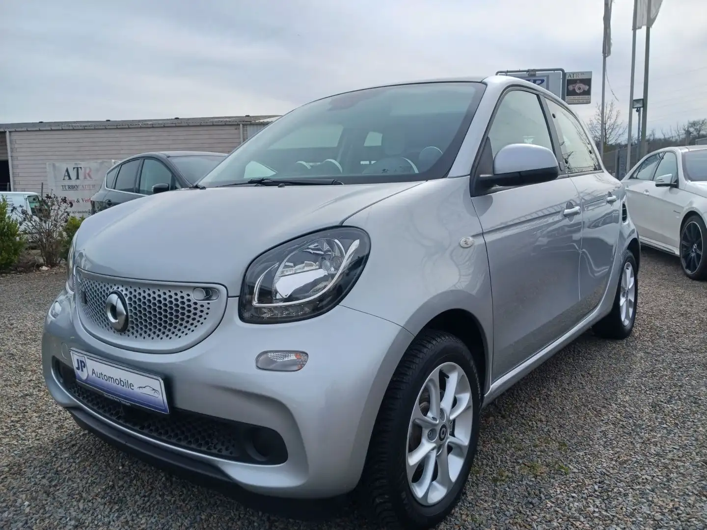 smart forFour electric drive EQ , Navi, Panorama 22kWh Argent - 1