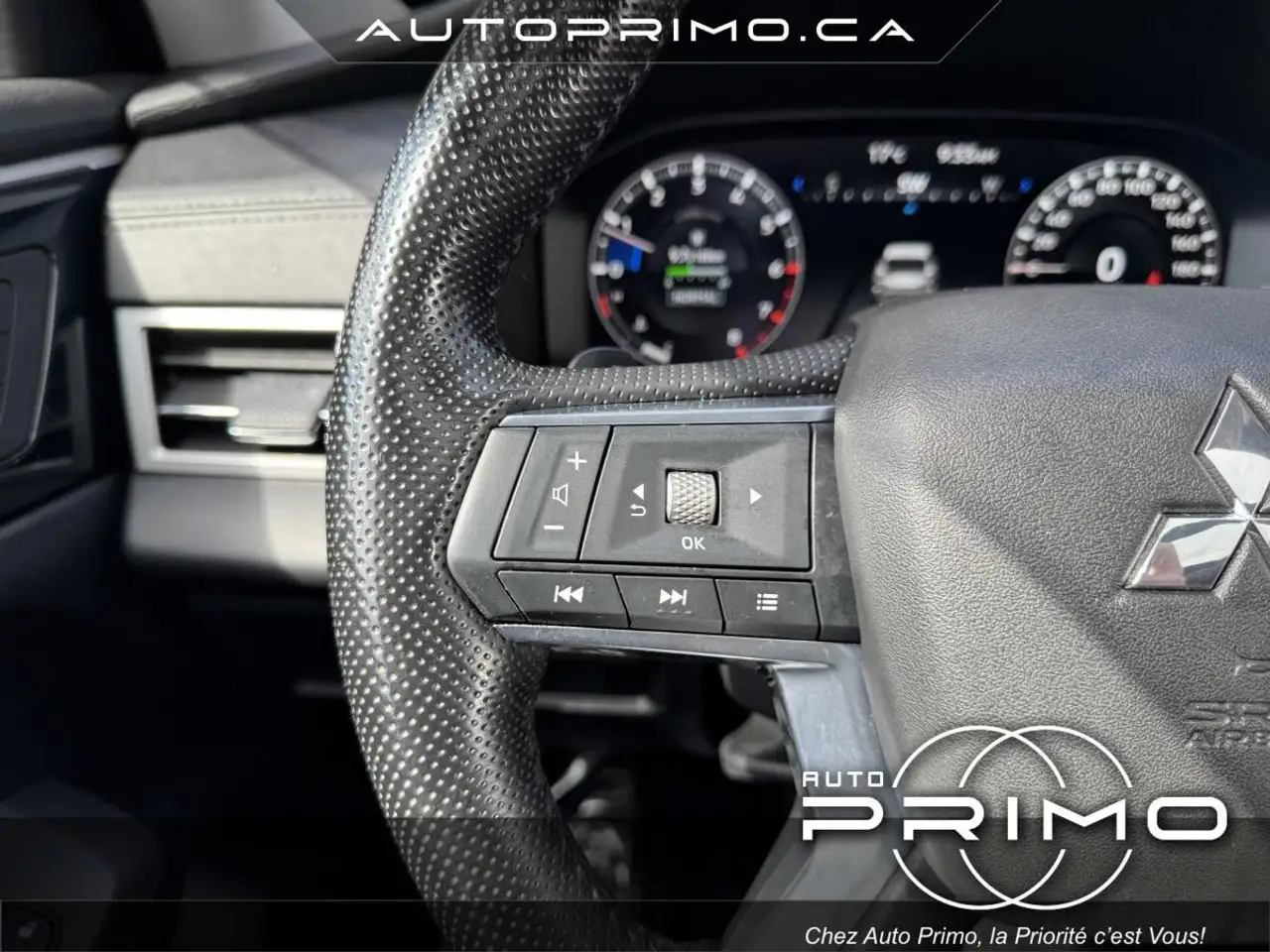 Mitsubishi Outlander photo Mitsubishi Outlander