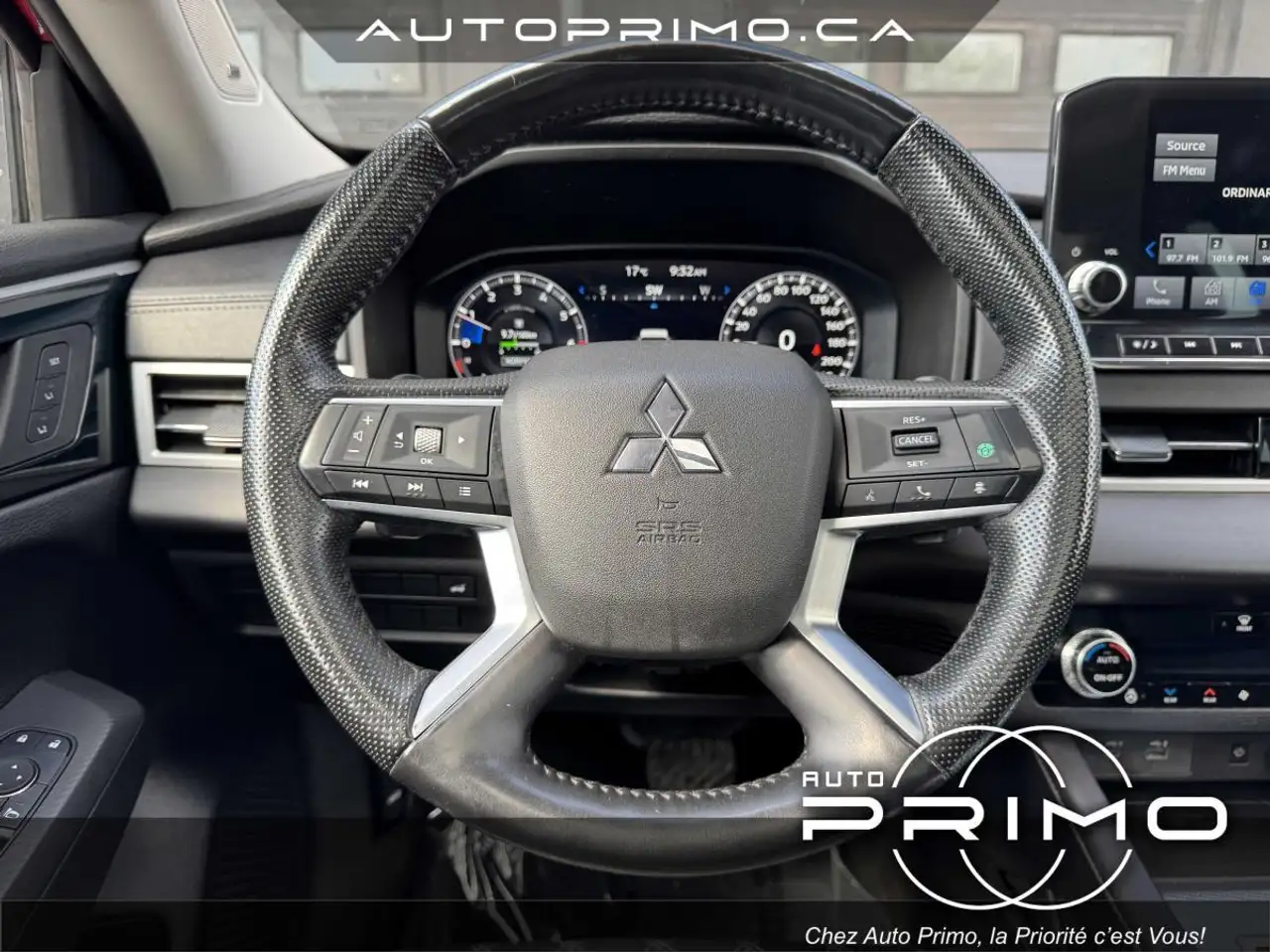 Mitsubishi Outlander photo Mitsubishi Outlander