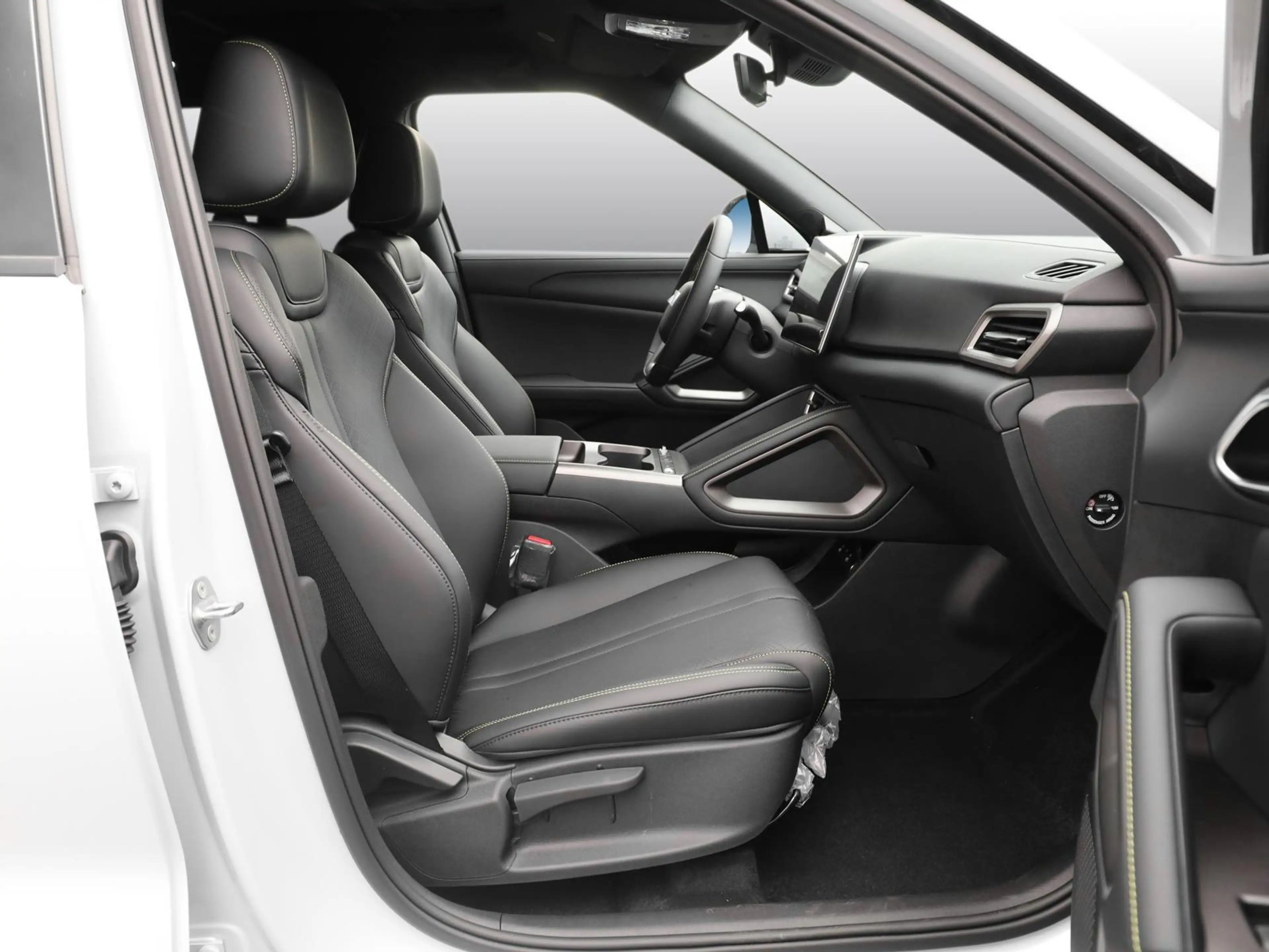 BYD Atto 2 DM-i Boost NAVI SHZ PDC BT ZV USB — photo 3