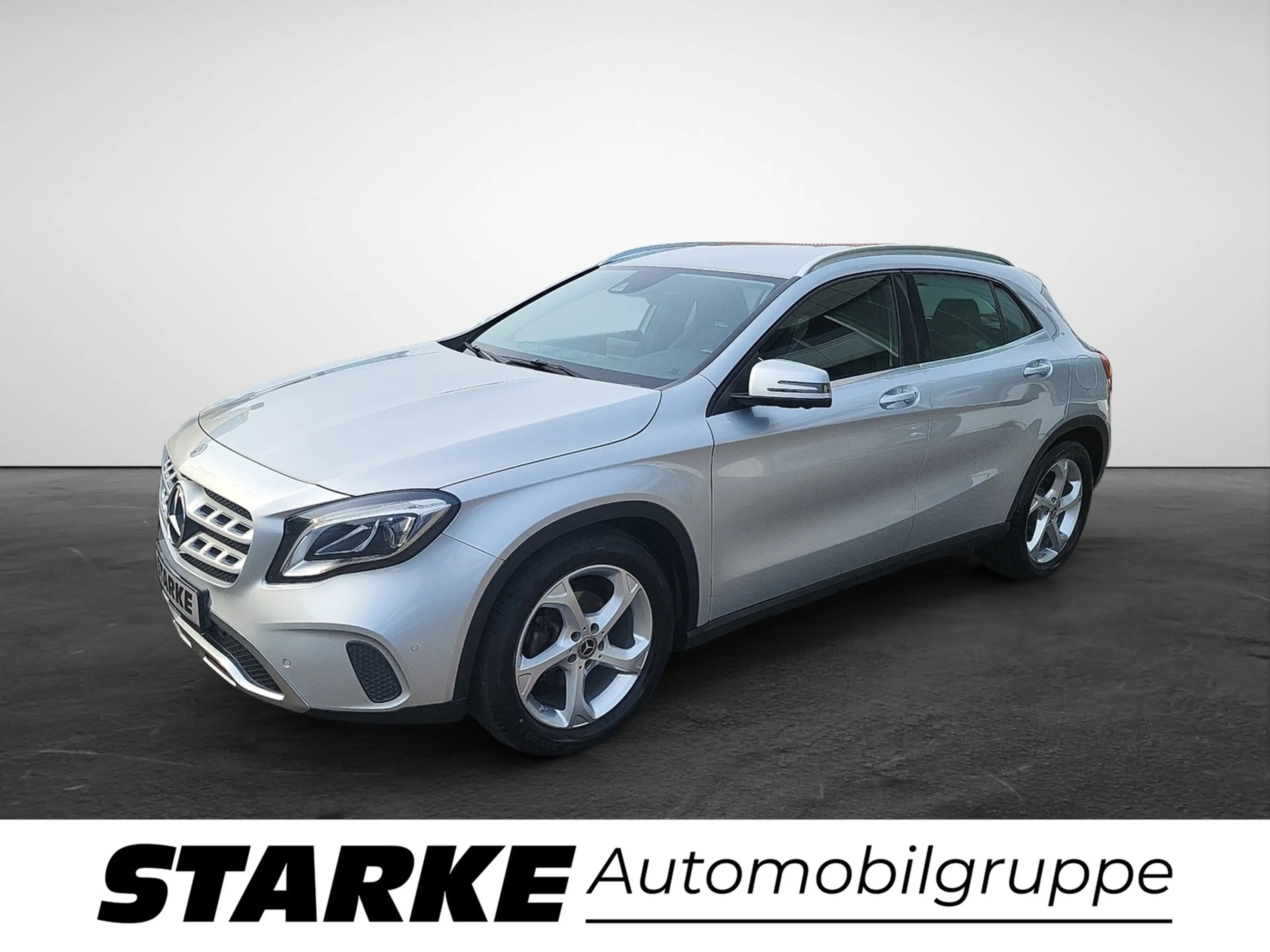 Mercedes-Benz GLA 180 LED Standhz AHK Navi Klima
