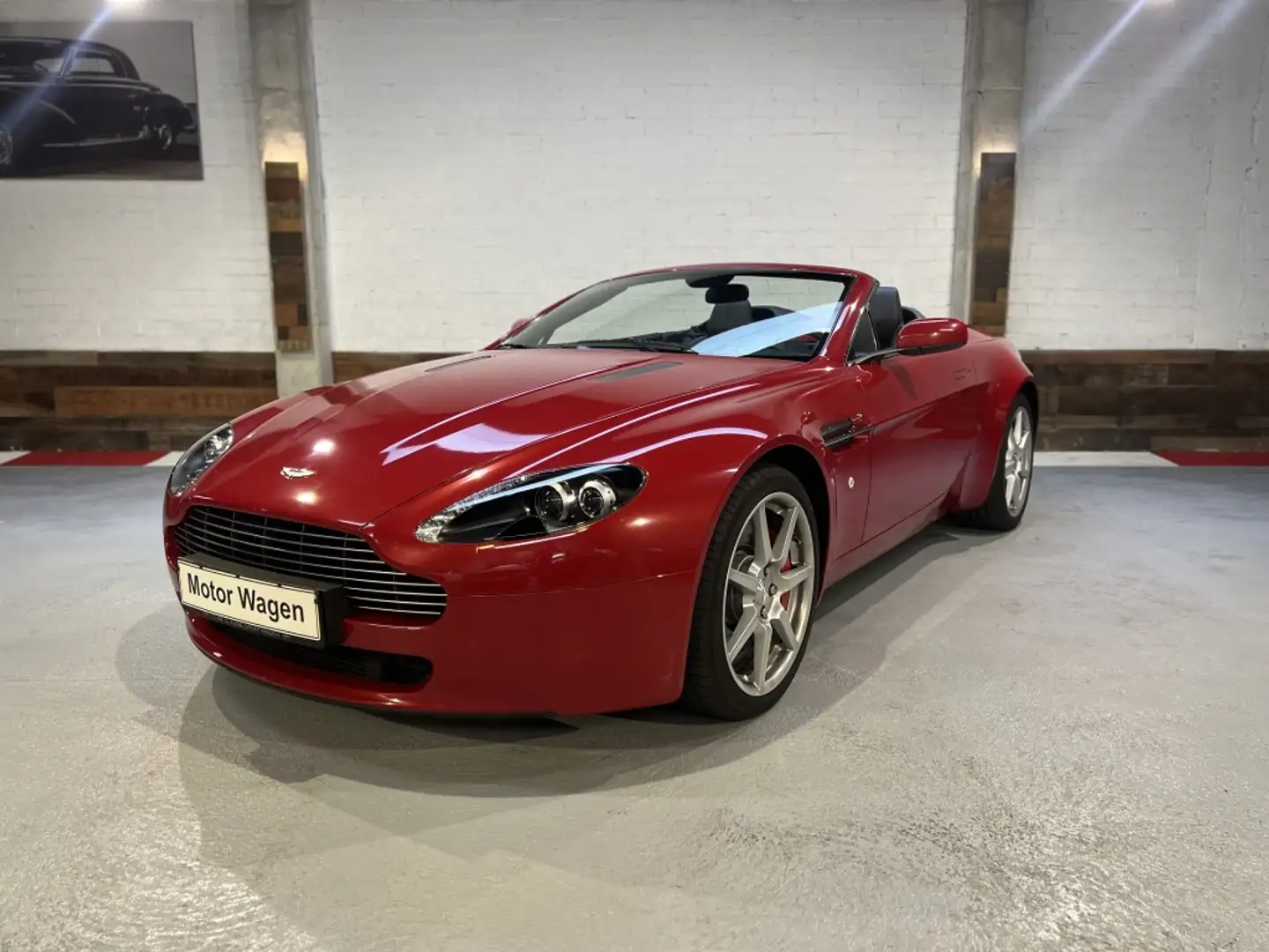 Aston Martin Vantage Roadster Rojo - 1