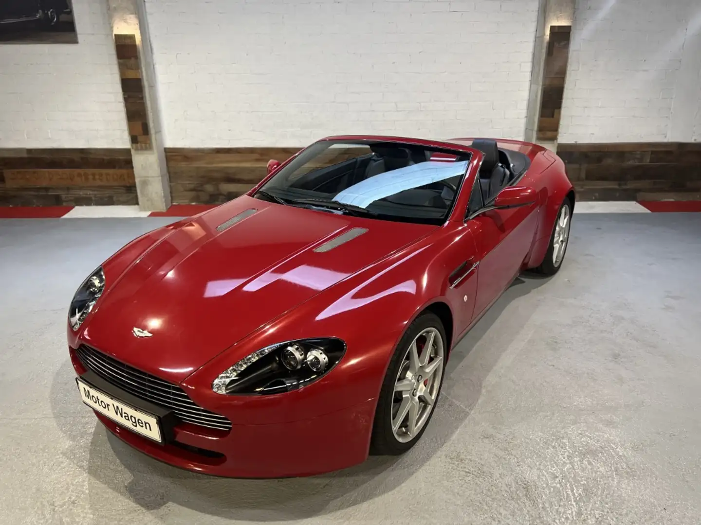 Aston Martin Vantage Roadster Rojo - 2