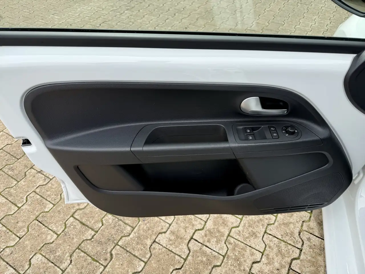 Volkswagen Up 1.0 Sitzheizung DAB+ Klima, миниатюра 9