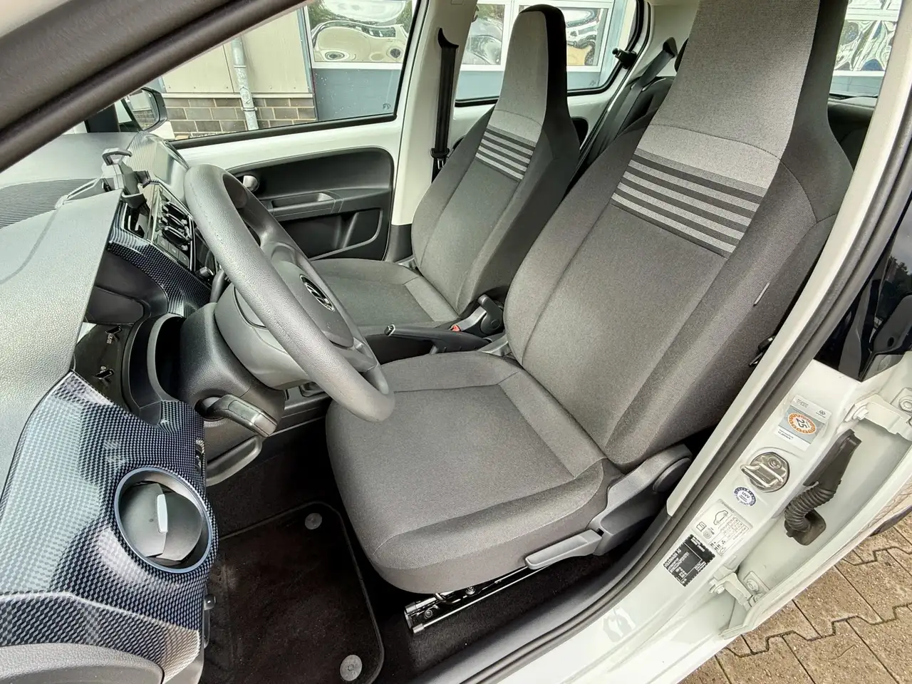Volkswagen Up 1.0 Sitzheizung DAB+ Klima, миниатюра 12