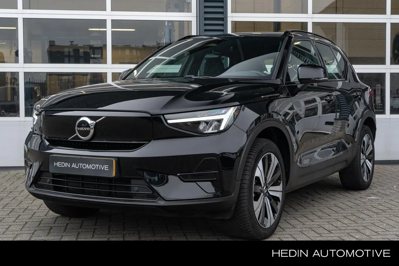 Volvo XC40 Recharge Core | Parkeersensoren voor en achter | P Schwarz - 1