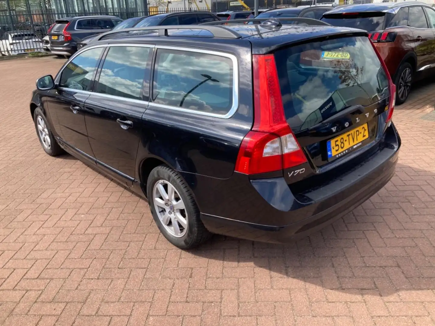 Volvo V70 1.6 T4 Limited Edition | Stoelverwarming | Navigat Zwart - 2