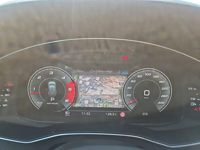 Audi S6 view 9
