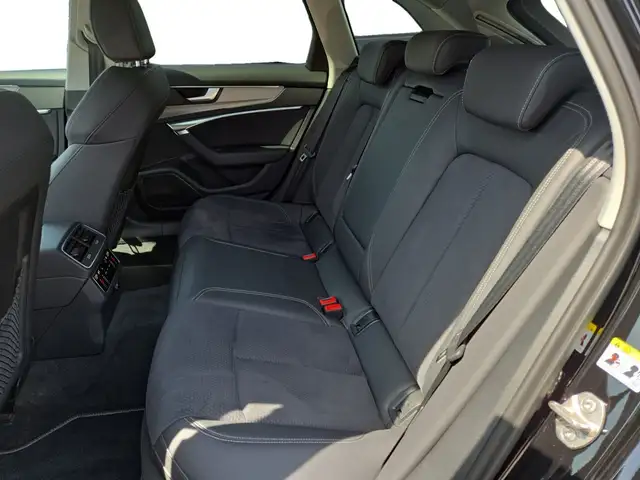 Audi S6 view 10