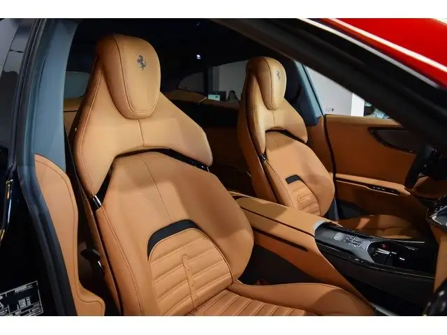 Ferrari Purosangue view 8