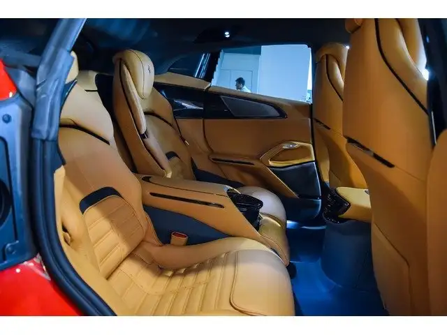 Ferrari Purosangue view 10