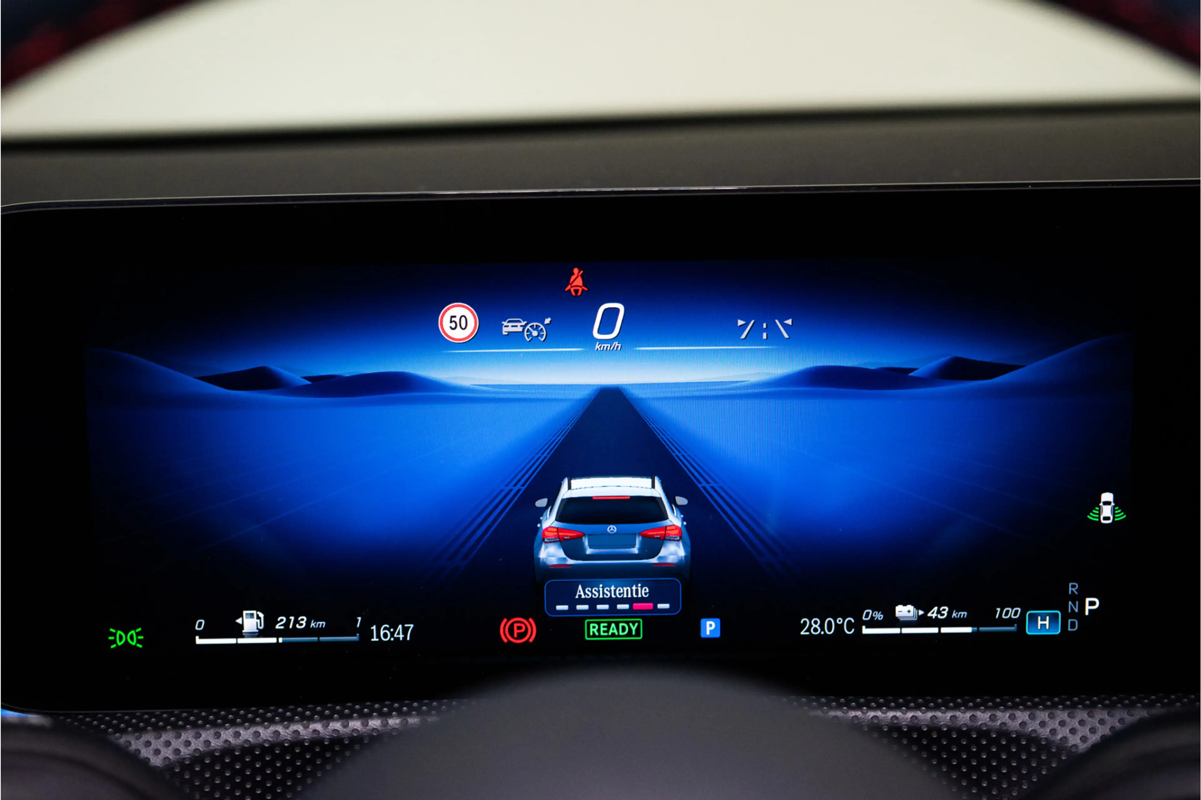 Mercedes-Benz A 250 e Premium AMG Facelift 218PK | Pano | Sfeer | Keyl — photo 35