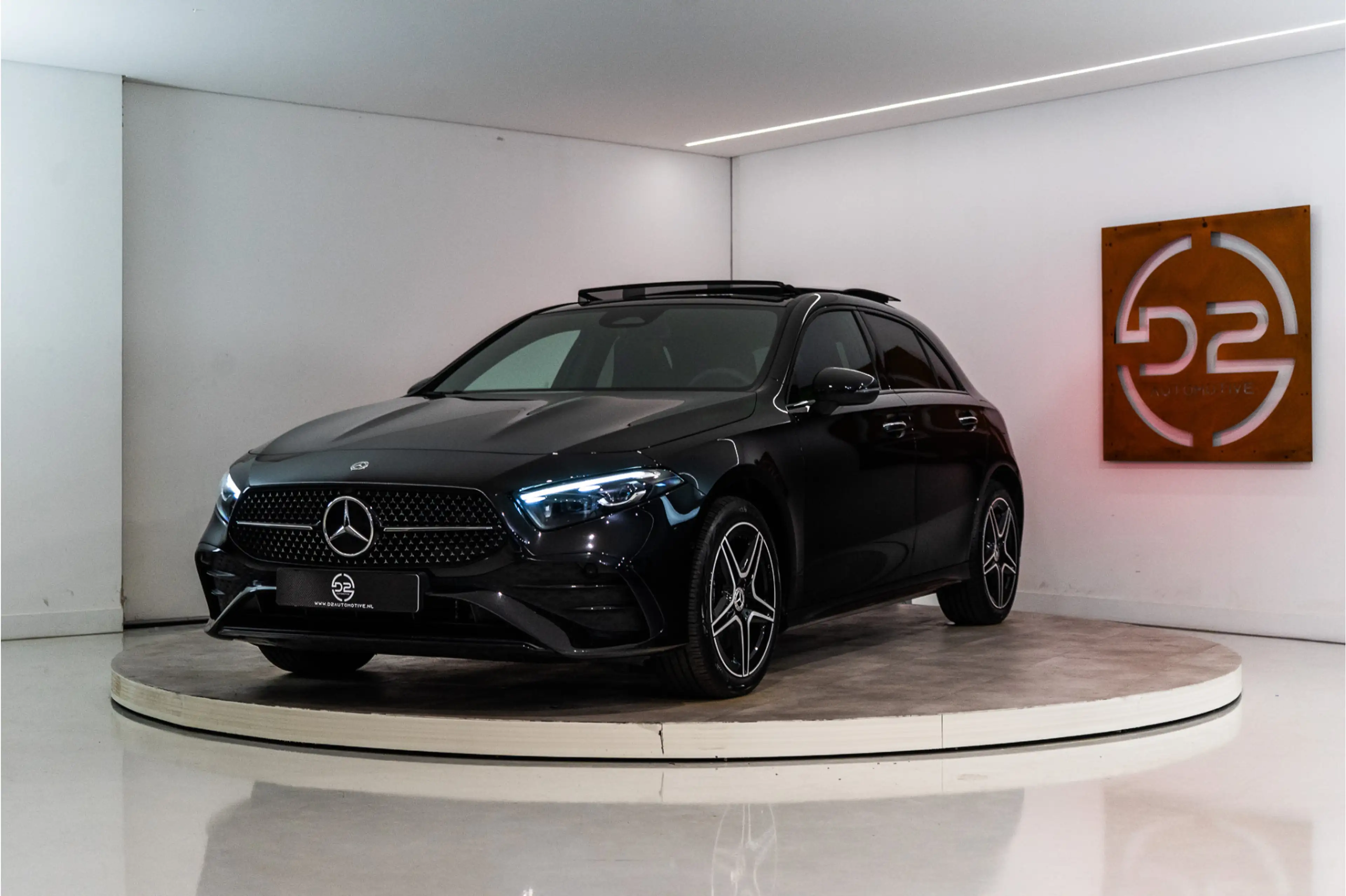 Mercedes-Benz A 250 e Premium AMG Facelift 218PK | Pano | Sfeer | Keyl