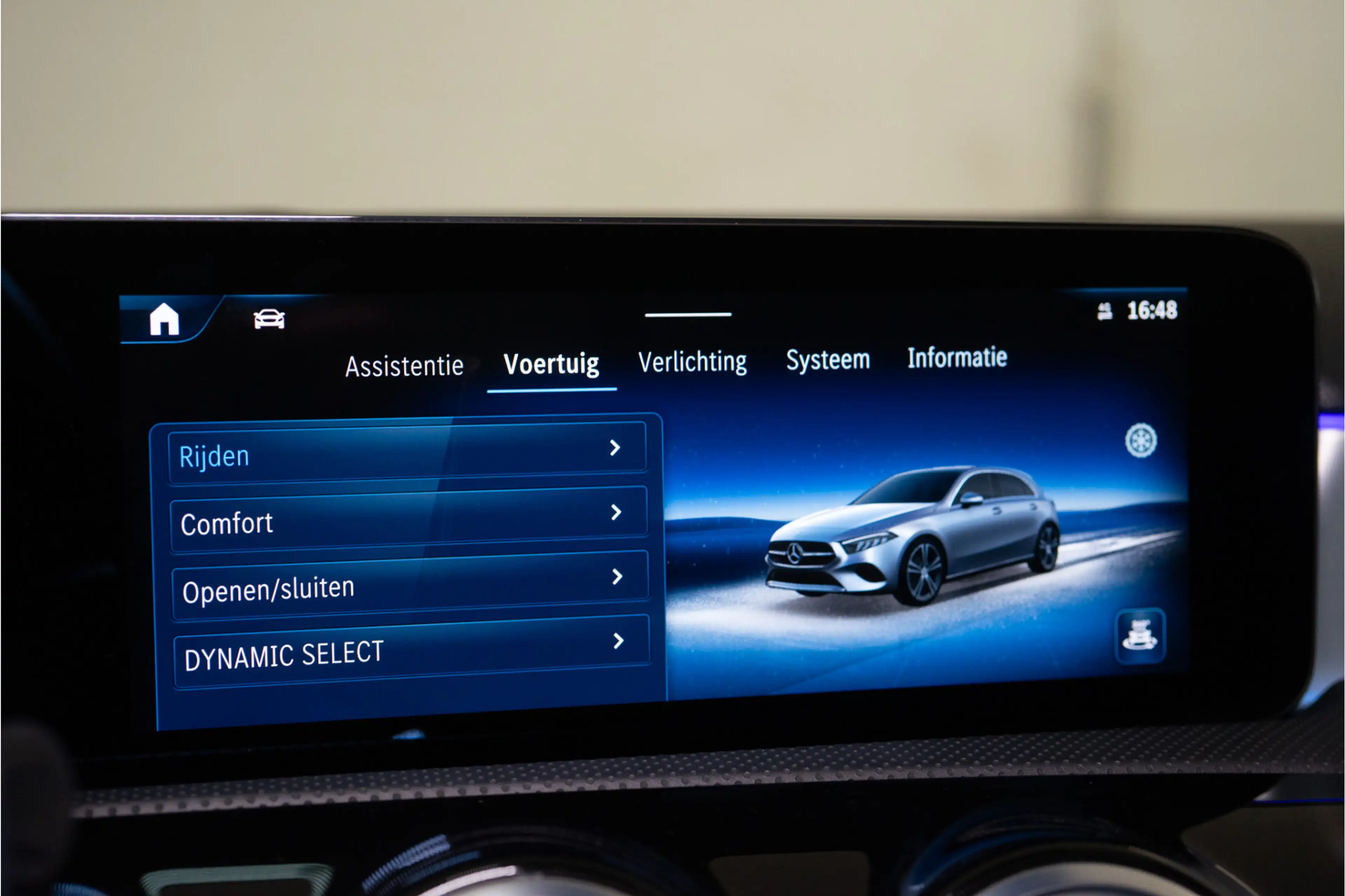 Mercedes-Benz A 250 e Premium AMG Facelift 218PK | Pano | Sfeer | Keyl — photo 47
