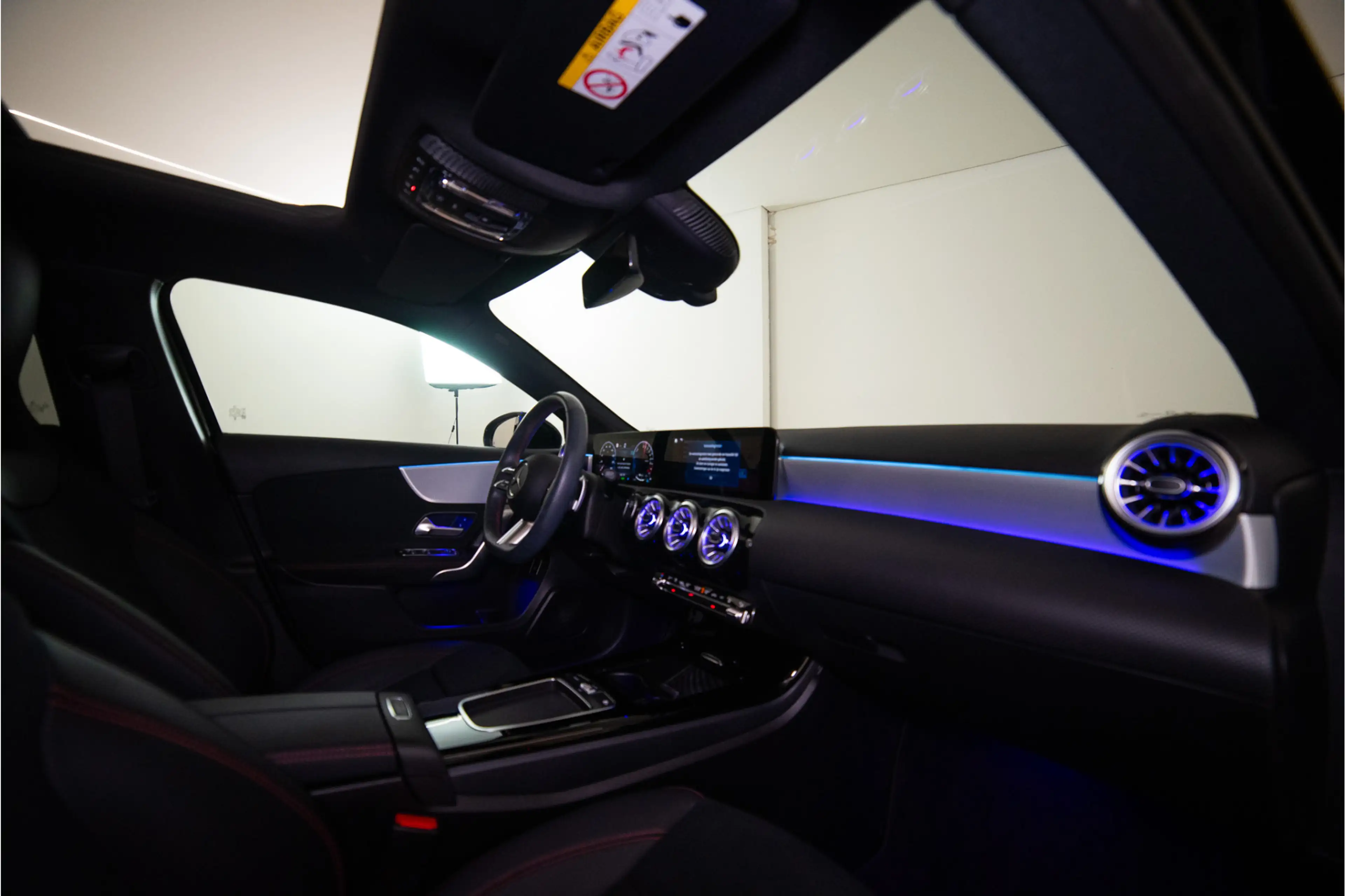 Mercedes-Benz A 250 e Premium AMG Facelift 218PK | Pano | Sfeer | Keyl — photo 24