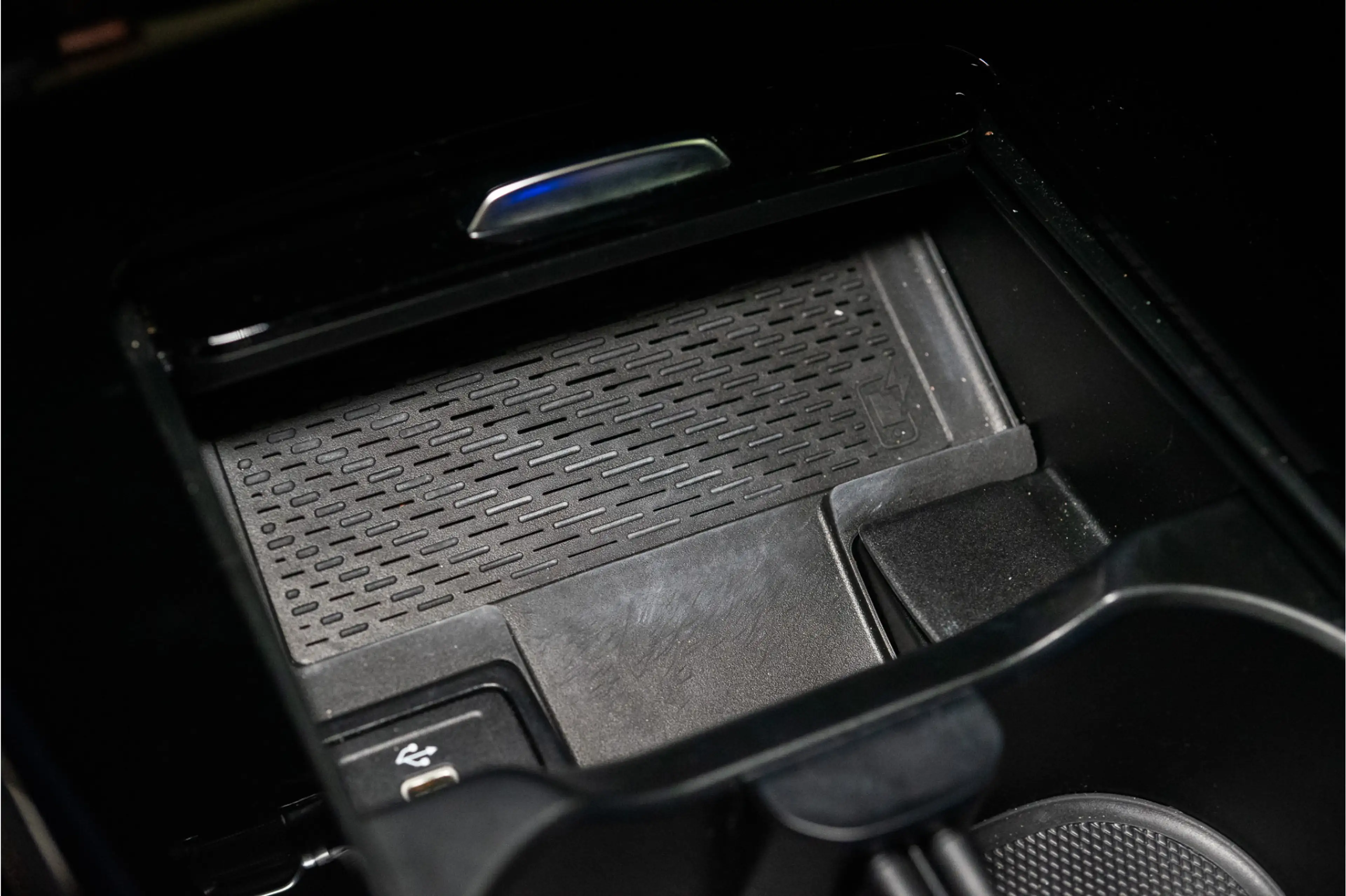 Mercedes-Benz A 250 e Premium AMG Facelift 218PK | Pano | Sfeer | Keyl — photo 39