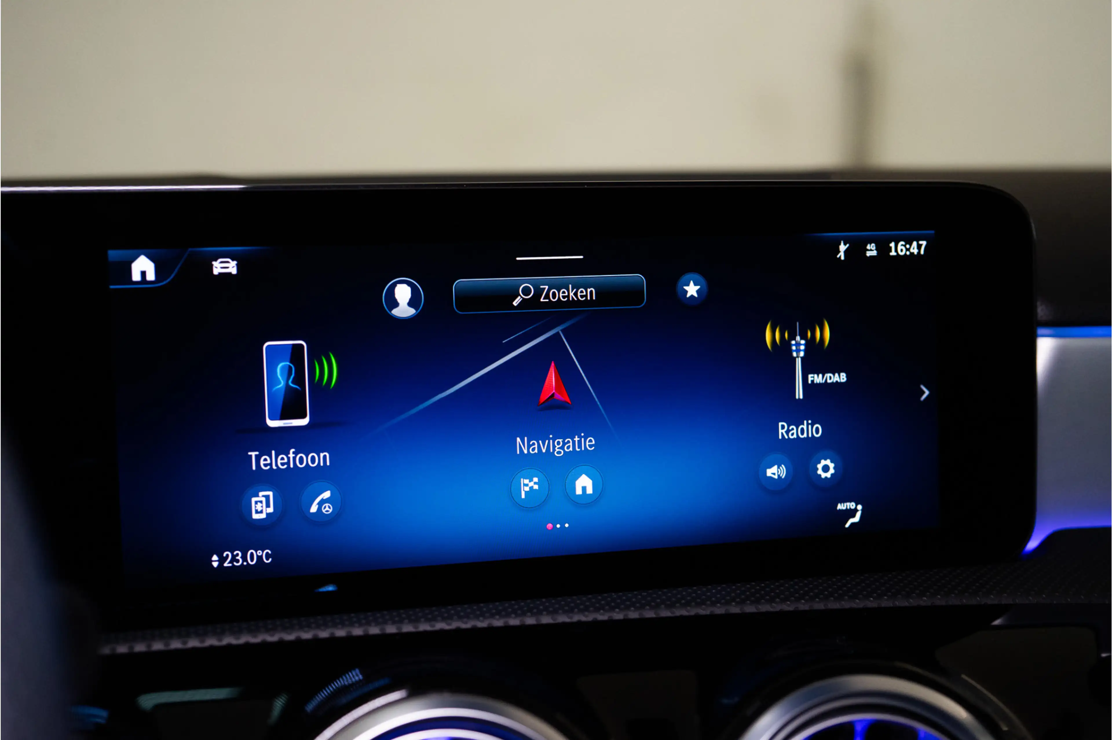 Mercedes-Benz A 250 e Premium AMG Facelift 218PK | Pano | Sfeer | Keyl — photo 41