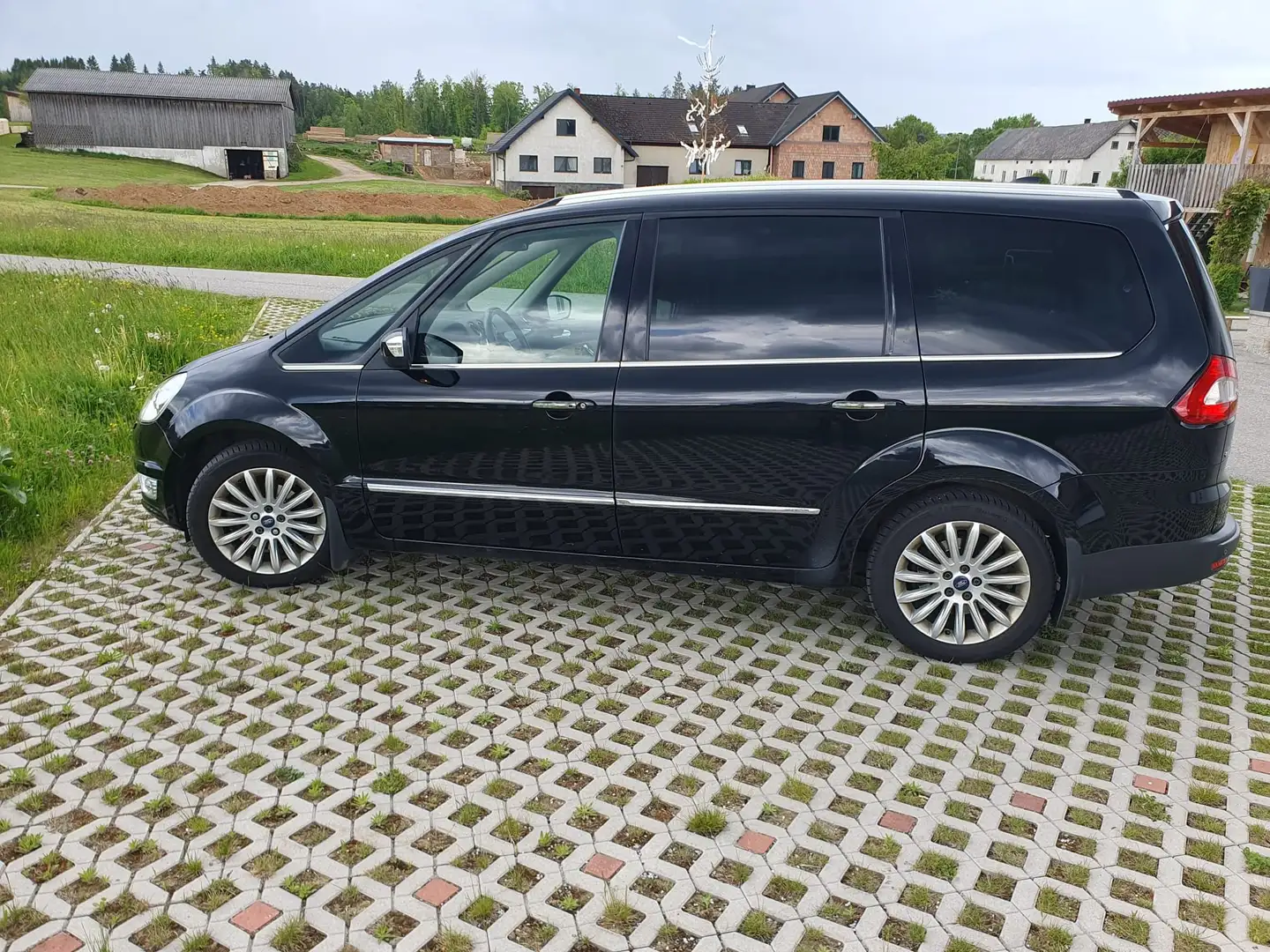 Ford Galaxy Galaxy Titanium 2,0 TDCi DPF Aut. Titanium Schwarz - 1
