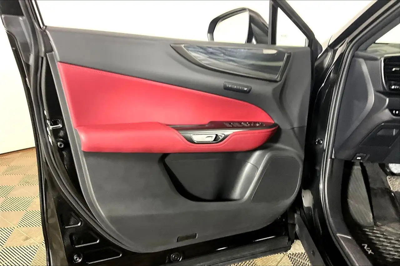 Lexus NX снимка Lexus NX